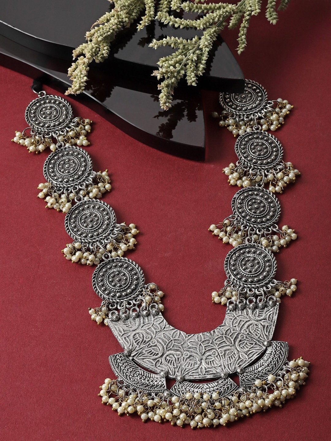

PANASH Silver-Plated Beaded Circular Shaped Oxidised Necklace