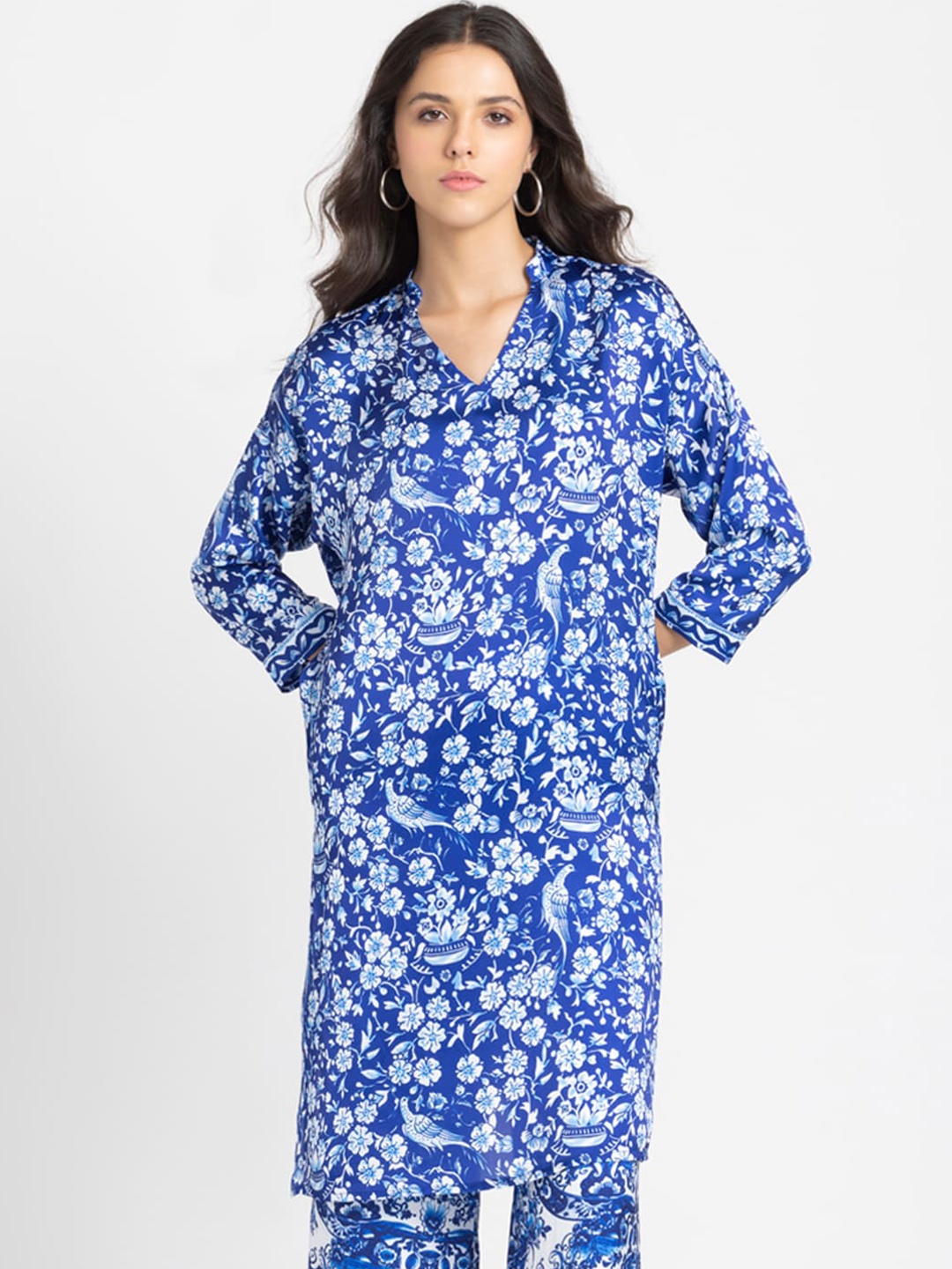 

SHAYE Floral Printed Mandarin Collar Kurta, Blue