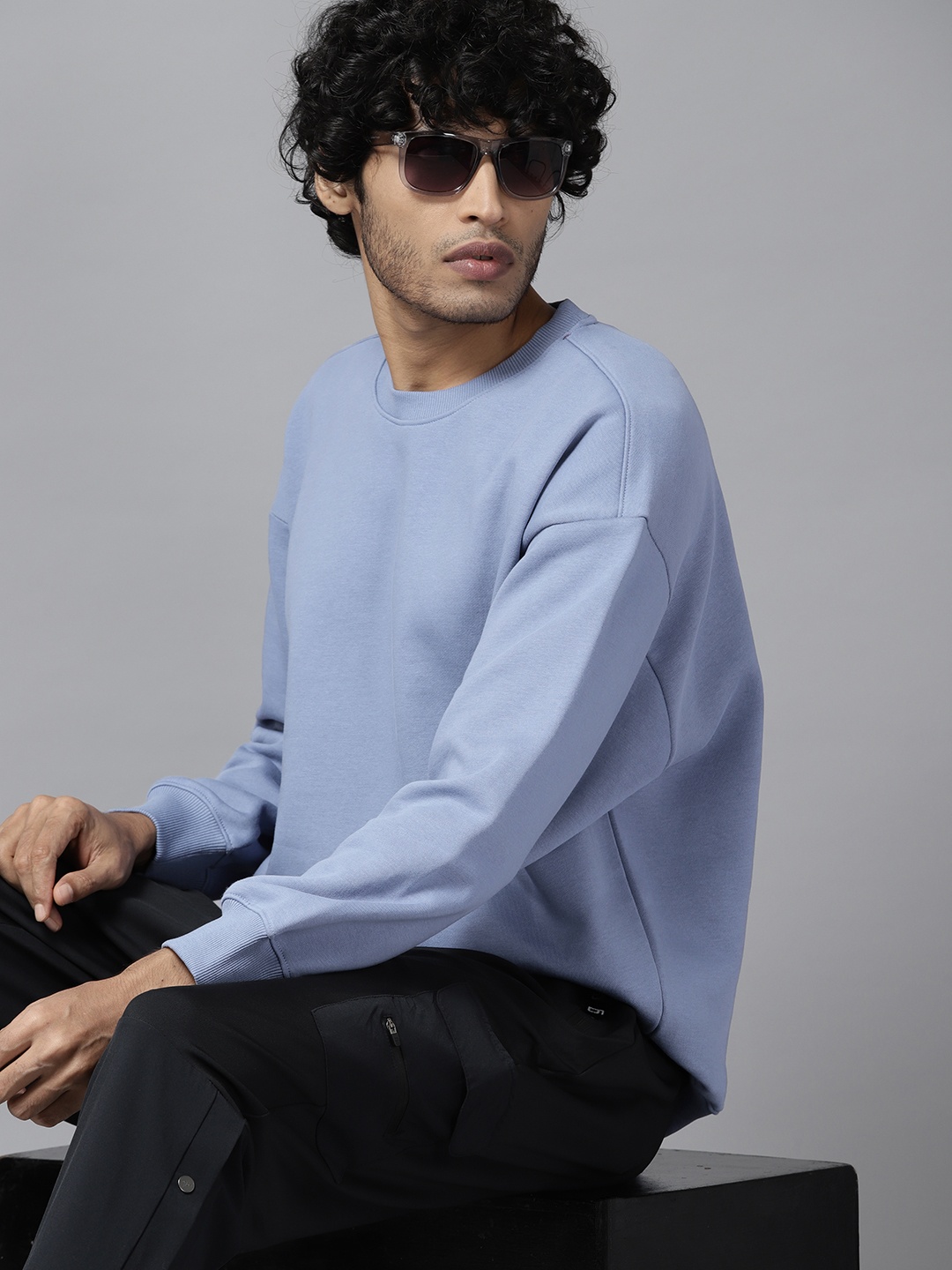 

Roadster Men Solid Pullover Sweatshirt, Turquoise blue