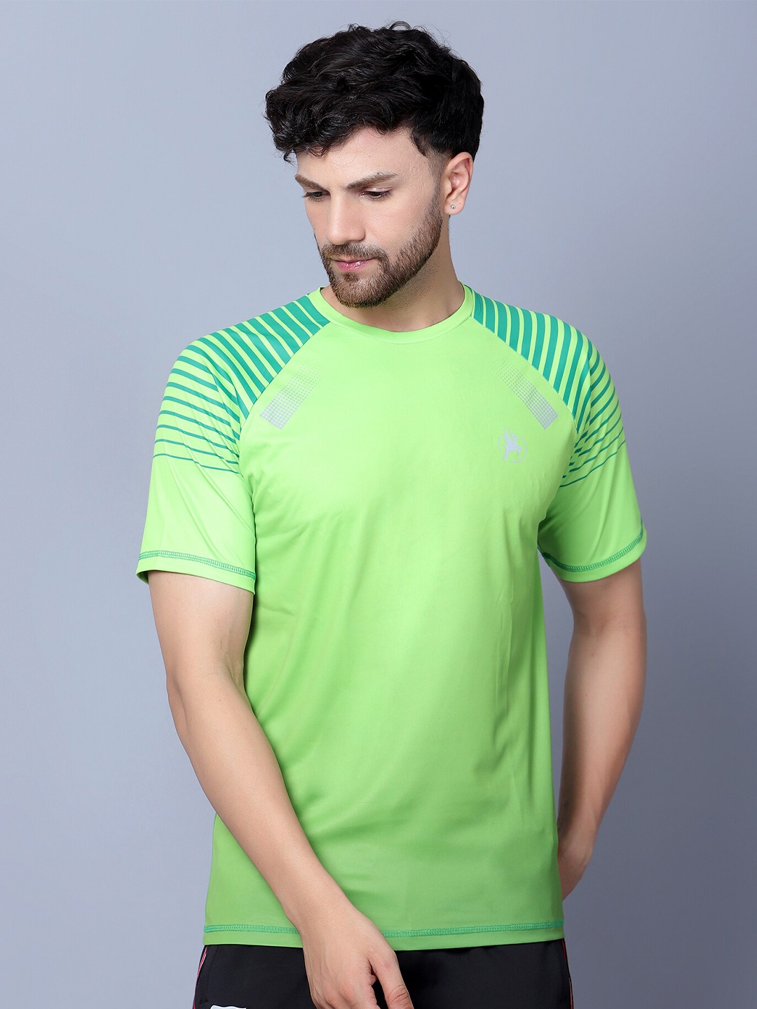 

Shiv Naresh Abstract Printed Raglan Sleeves Sports T-Shirt, Green