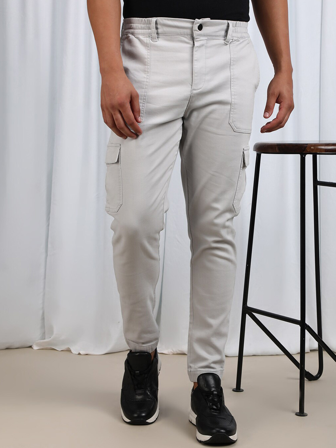 

Crocodile Men Slim Fit Easy Wash Cotton Cargos Trousers, Grey