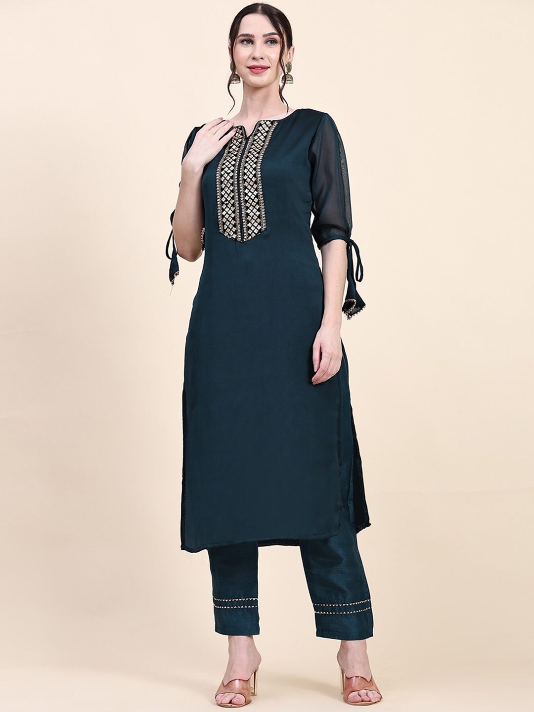 

UDBHAV TEXTILE Ethnic Motifs Yoke Design Sequinned Kurta with Trousers, Teal