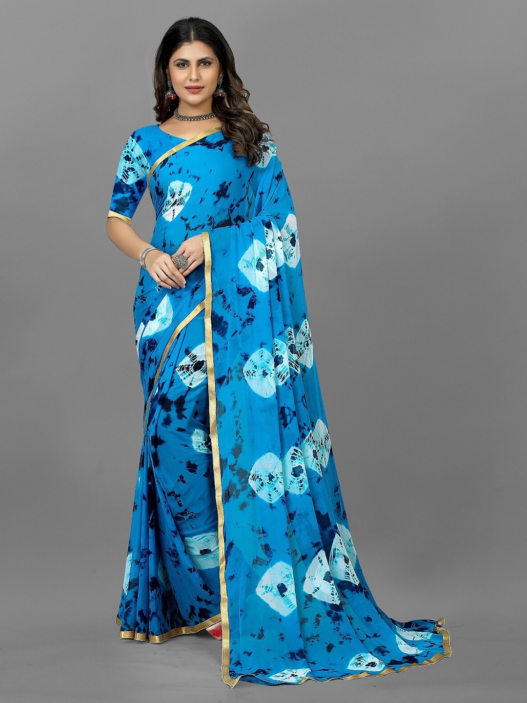 

APNISHA Tie & Dye Dyed Zari Pure Chiffon Leheriya Saree, Turquoise blue