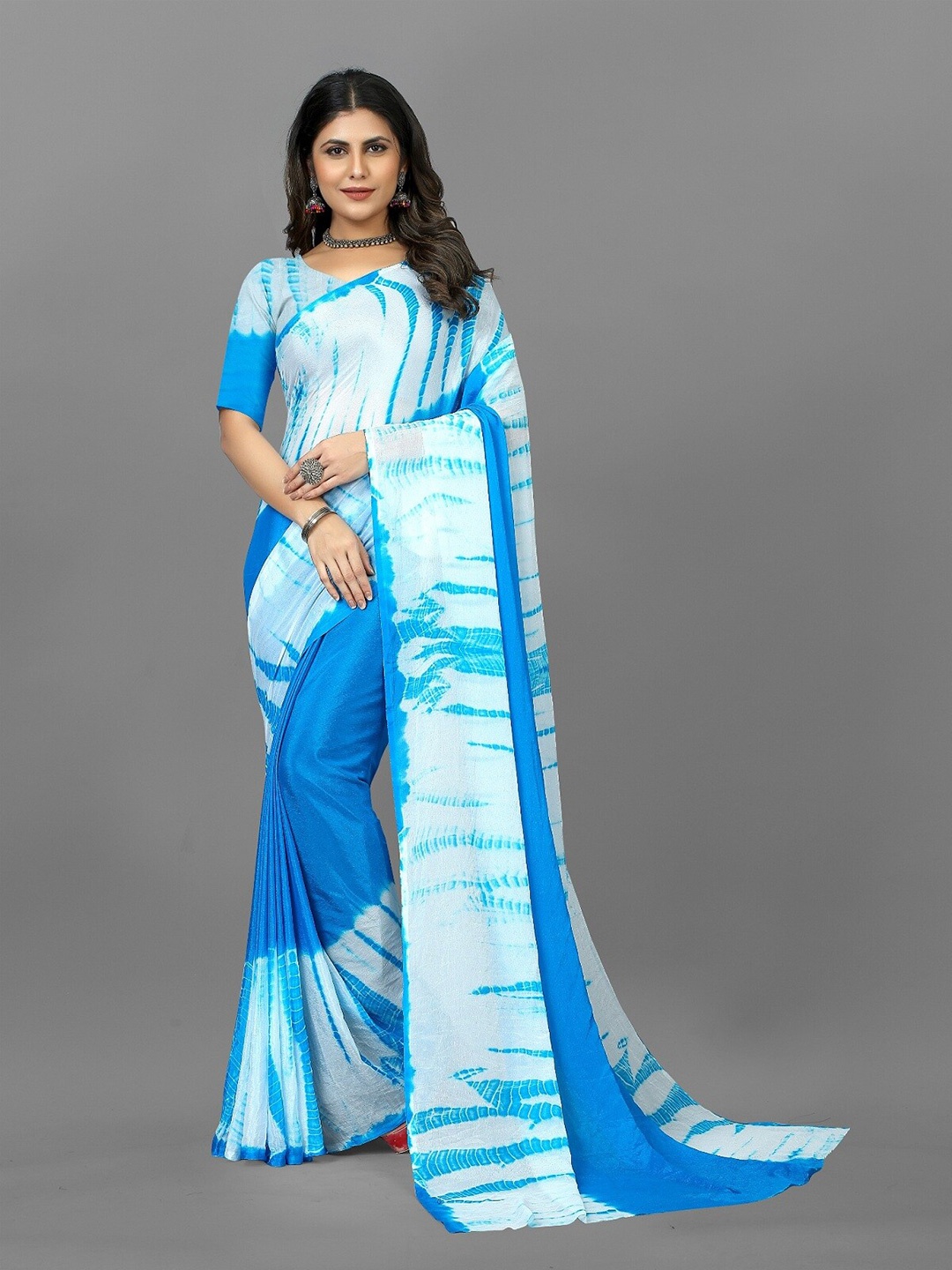 

APNISHA Tie & Dye Dyed Pure Chiffon Leheriya Saree, Turquoise blue