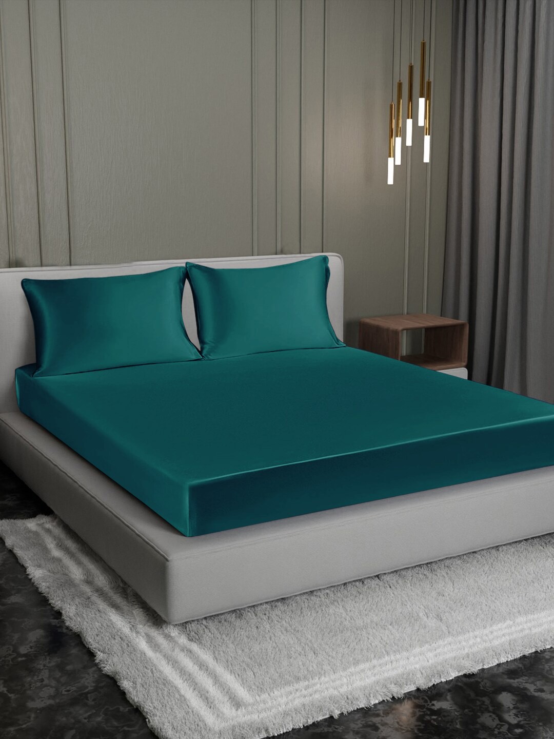 

Cloth Fusion Green Satin 300 TC King Fitted Bedsheet With 2 Pillow Covers