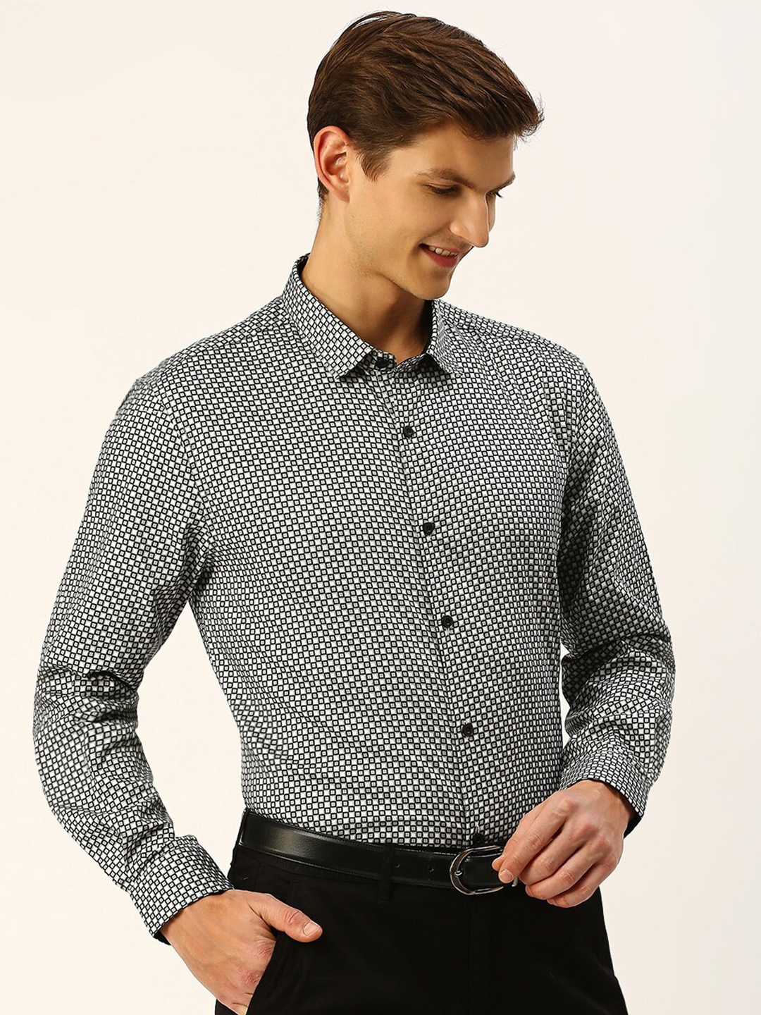 

INVICTUS Slim Fit Micro Ditsy Printed Cotton Formal Shirt, Black