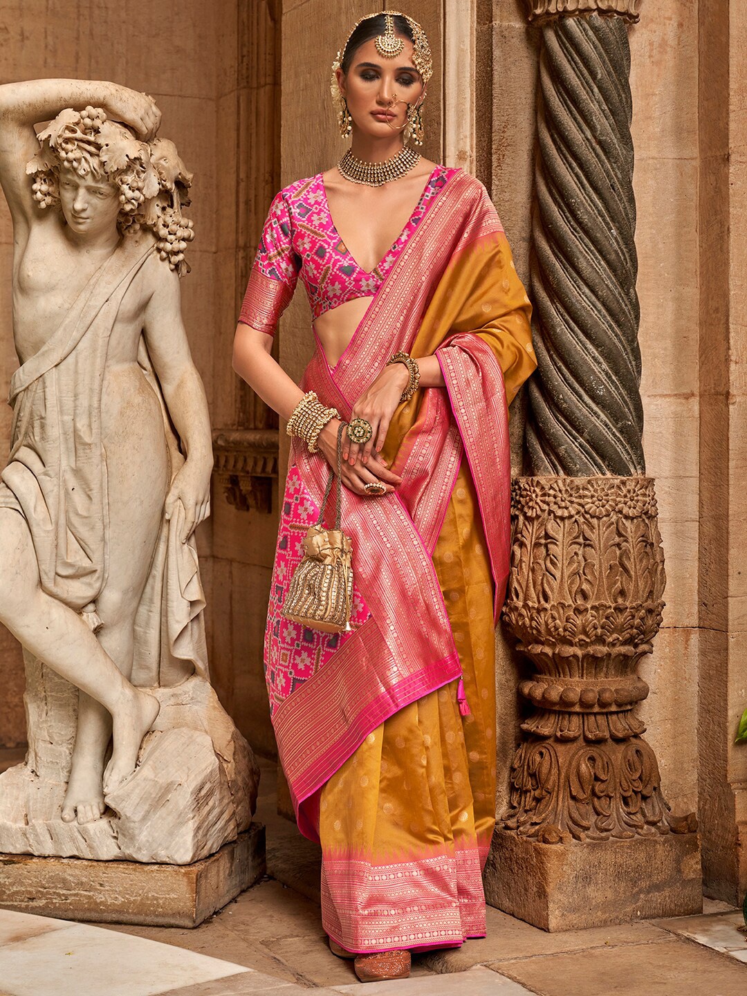 

Anouk Floral Zari Banarasi Saree, Mustard