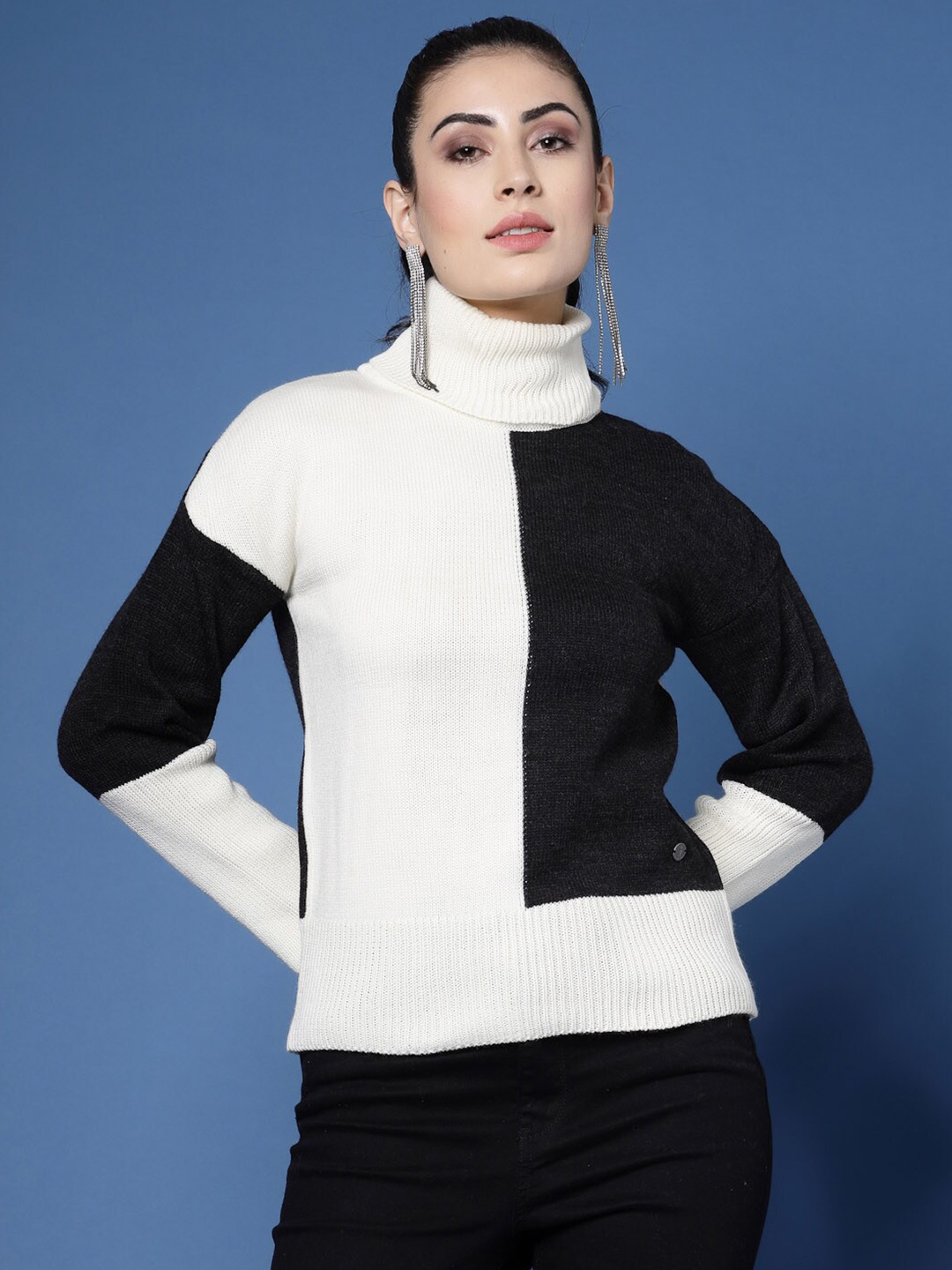 

Wool Trees Colourblocked Turtle Neck Acrylic Sweater, Off white