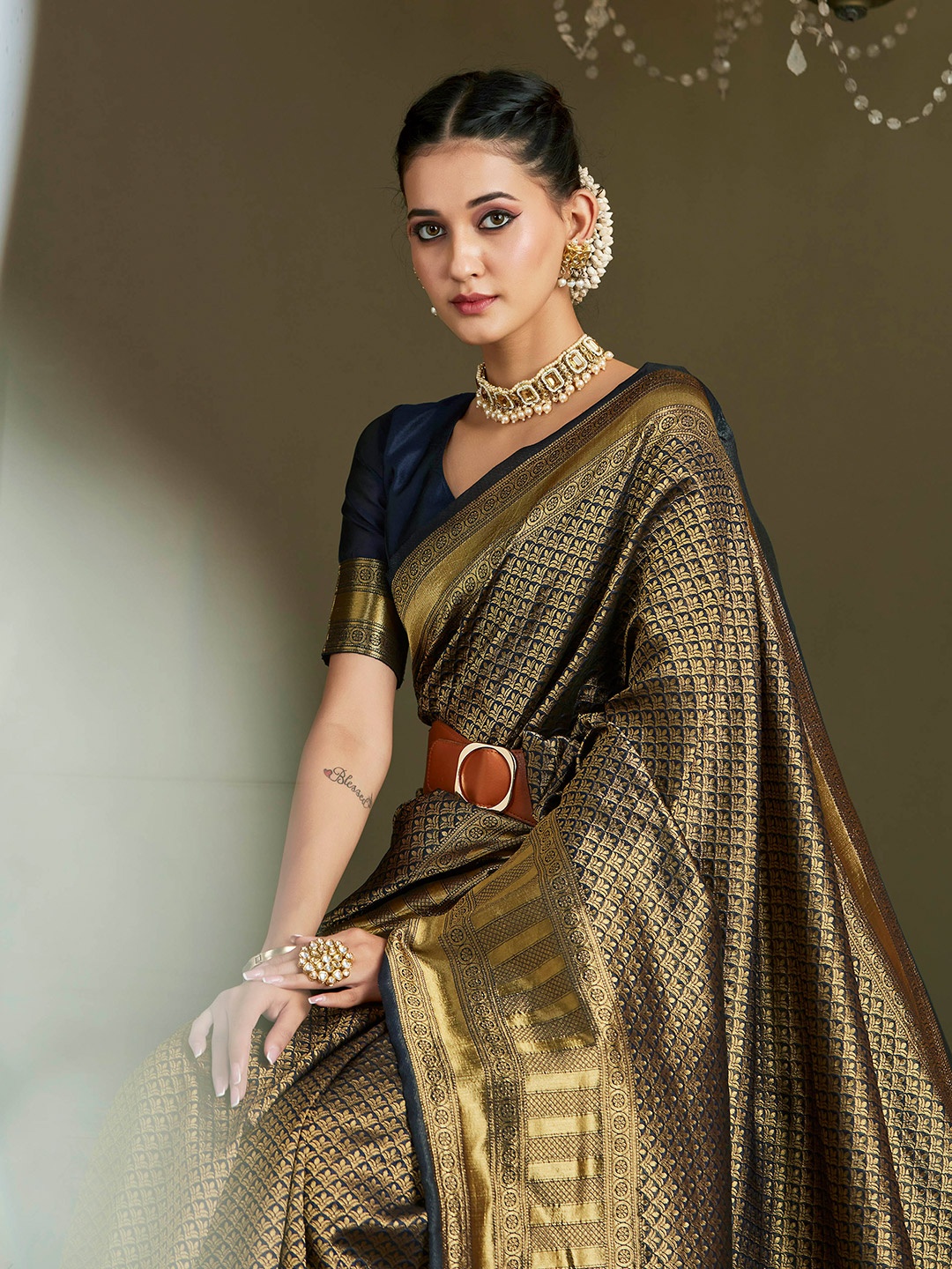 

Sangria Woven Design Zari Brocade Saree, Navy blue