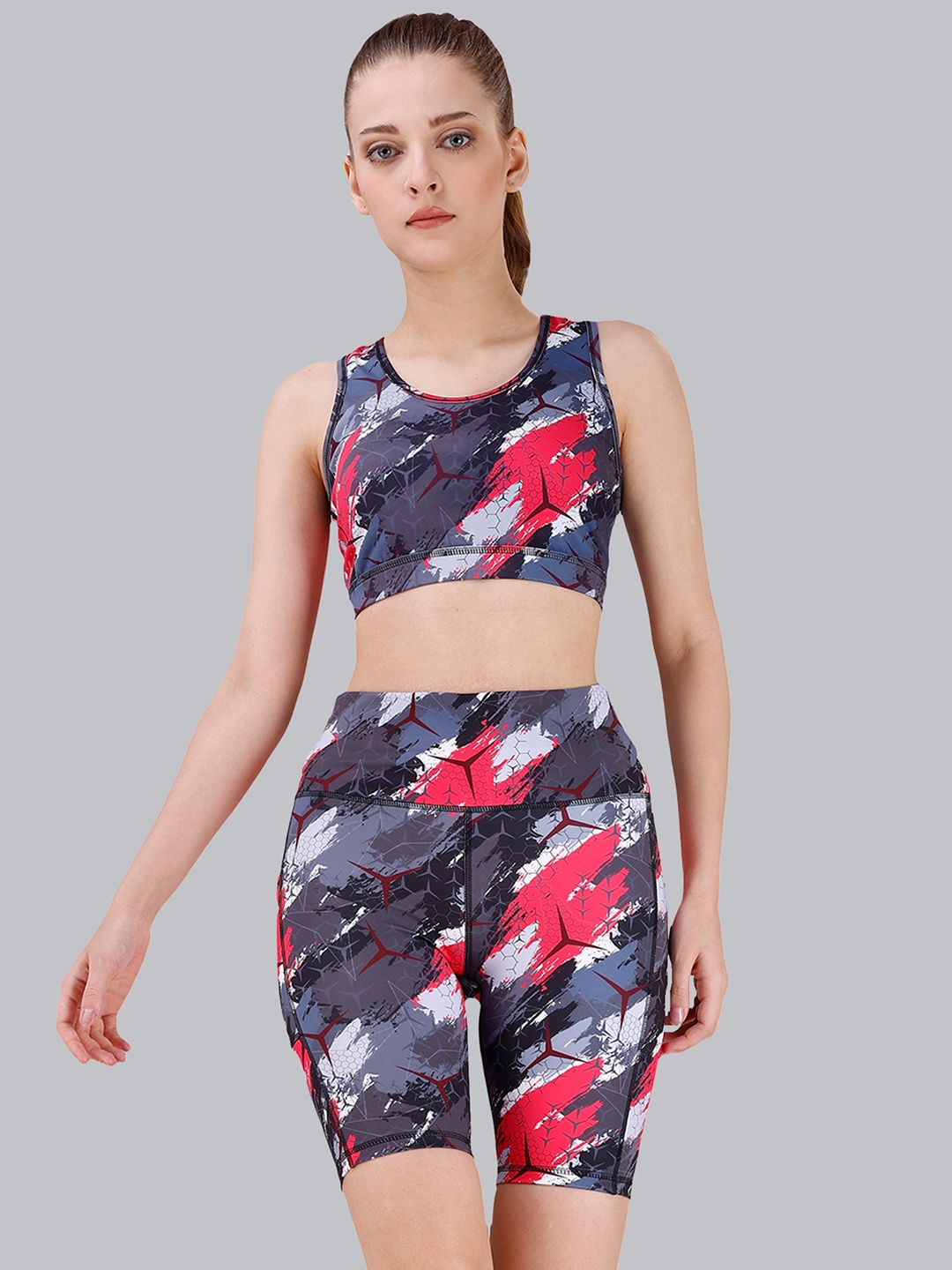 

Soie Abstract Printed Full Coverage Moisture Wicking Racerback Sports Bra & Shorts, Red