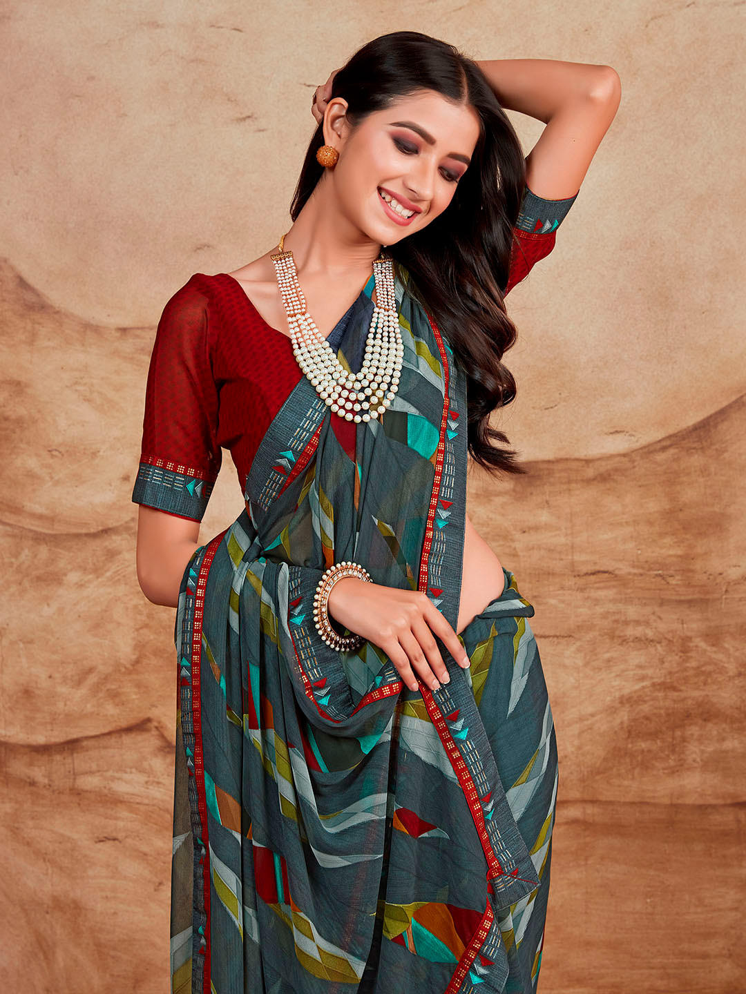 

Sangria Abstract Printed Saree, Grey