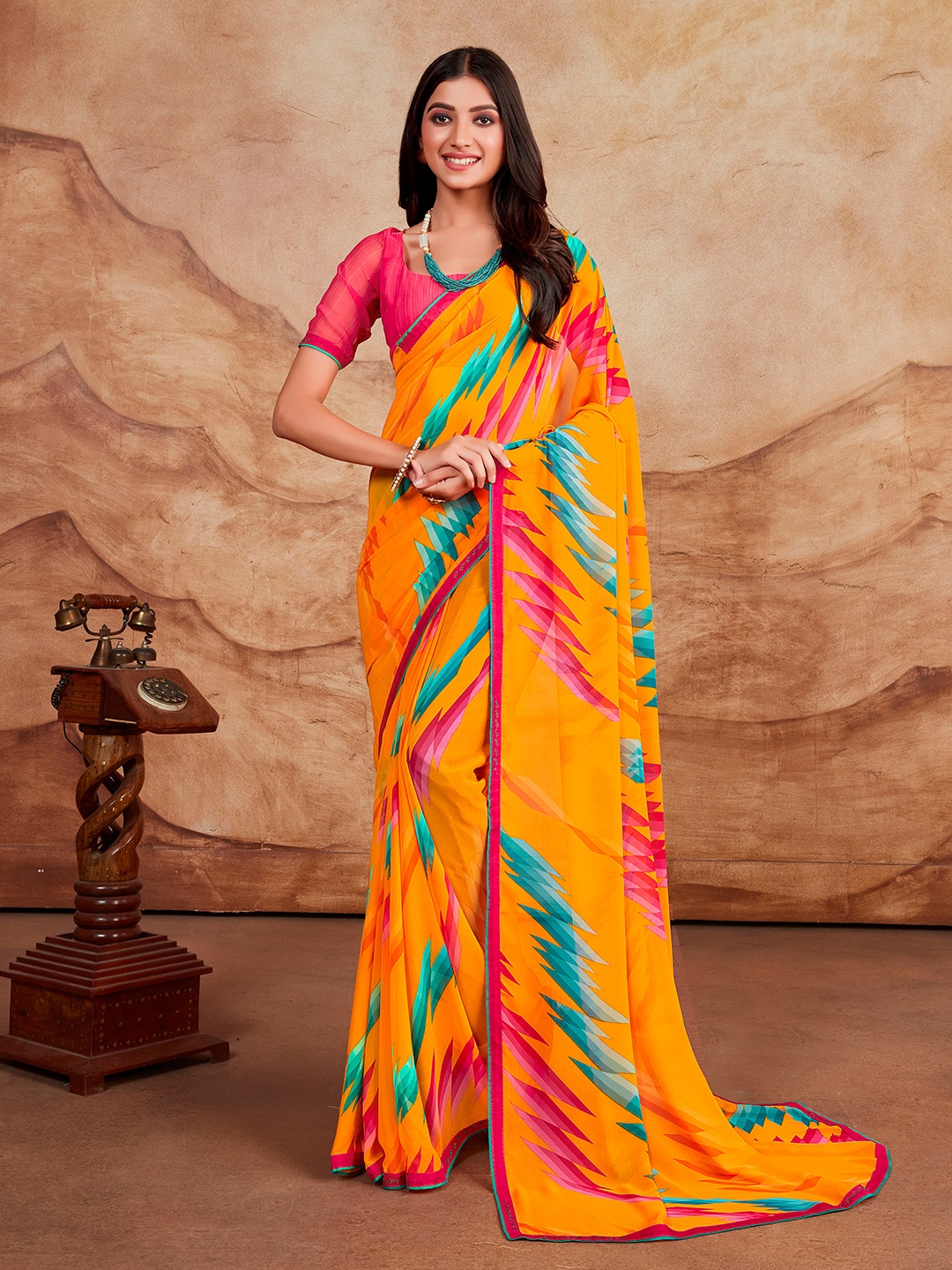 

Sangria Abstract Printed Saree, Yellow