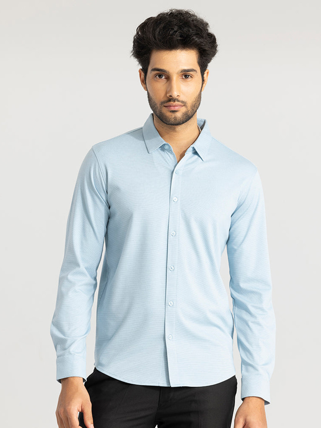 

Snitch Blue Classic Slim Fit Spread Collar Casual Shirt