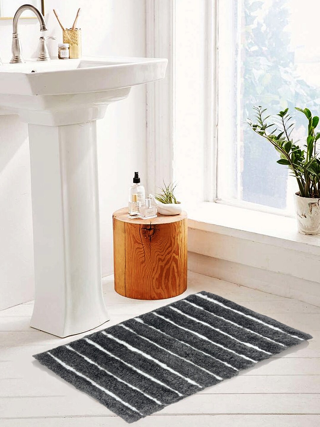 

Nautica Grey & White Striped Anti-Skid 2200 GSM Bath Mat