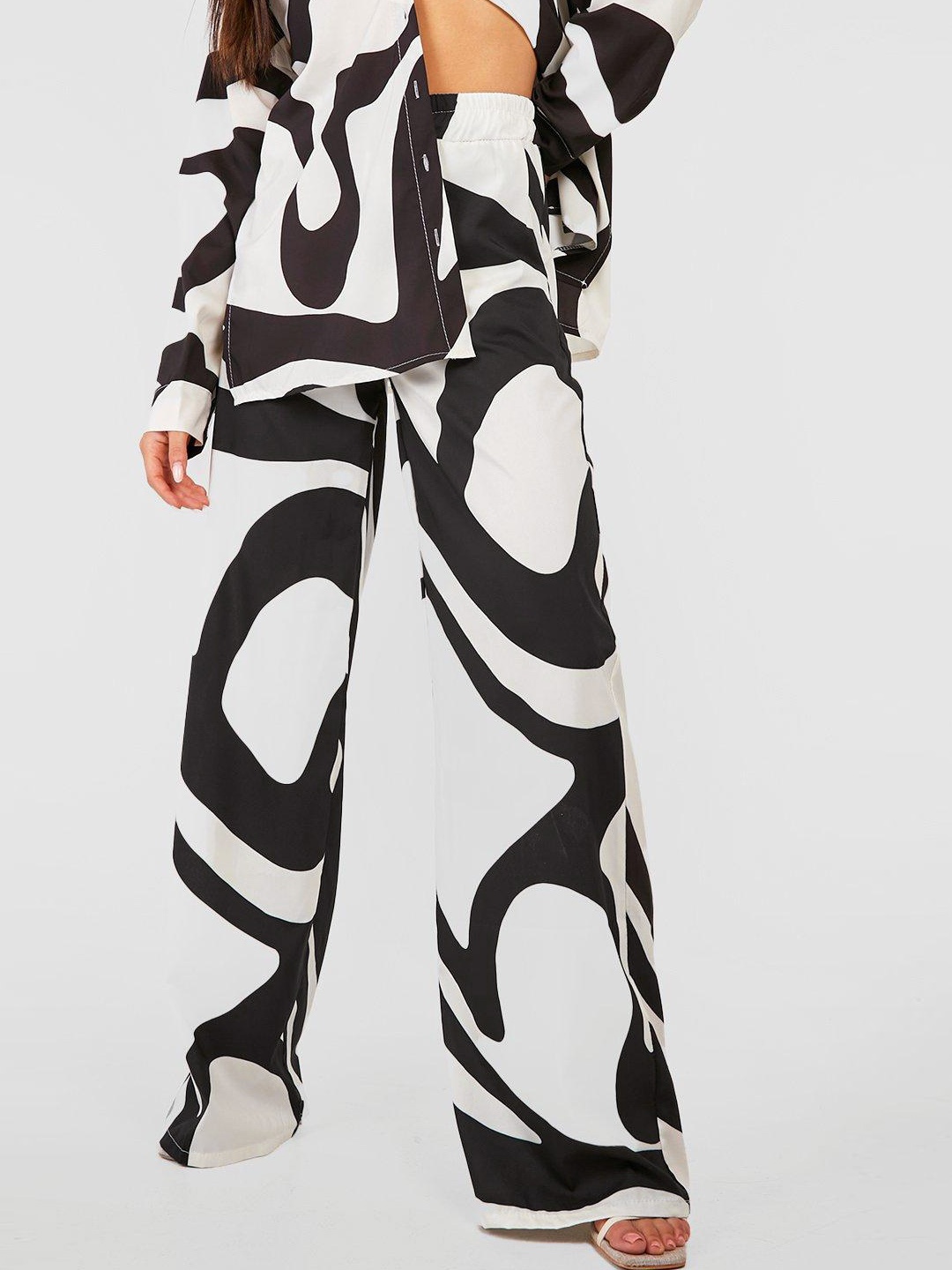 

Boohoo Women Printed Relaxed Wide Leg Trousers, White