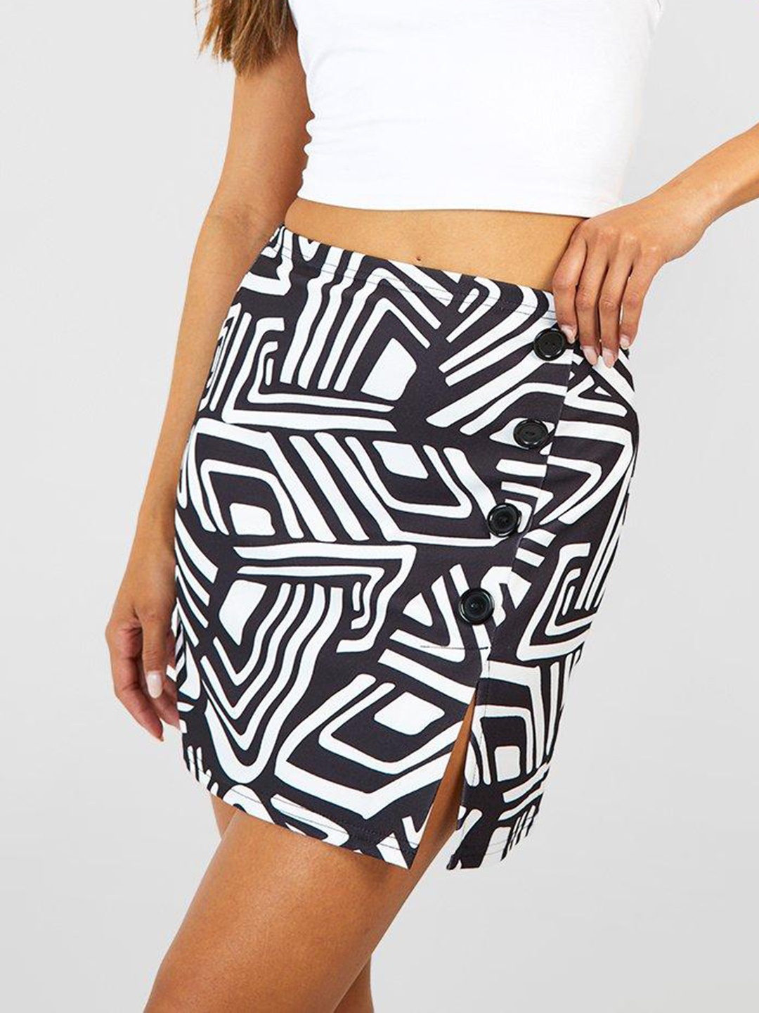 

Boohoo Women Printed Button Detail Straight Mini Skirt, Black