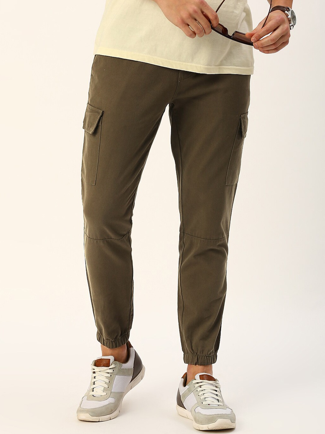 

Metronaut Men Smart Slim Fit Easy Wash Cargos Trousers, Olive