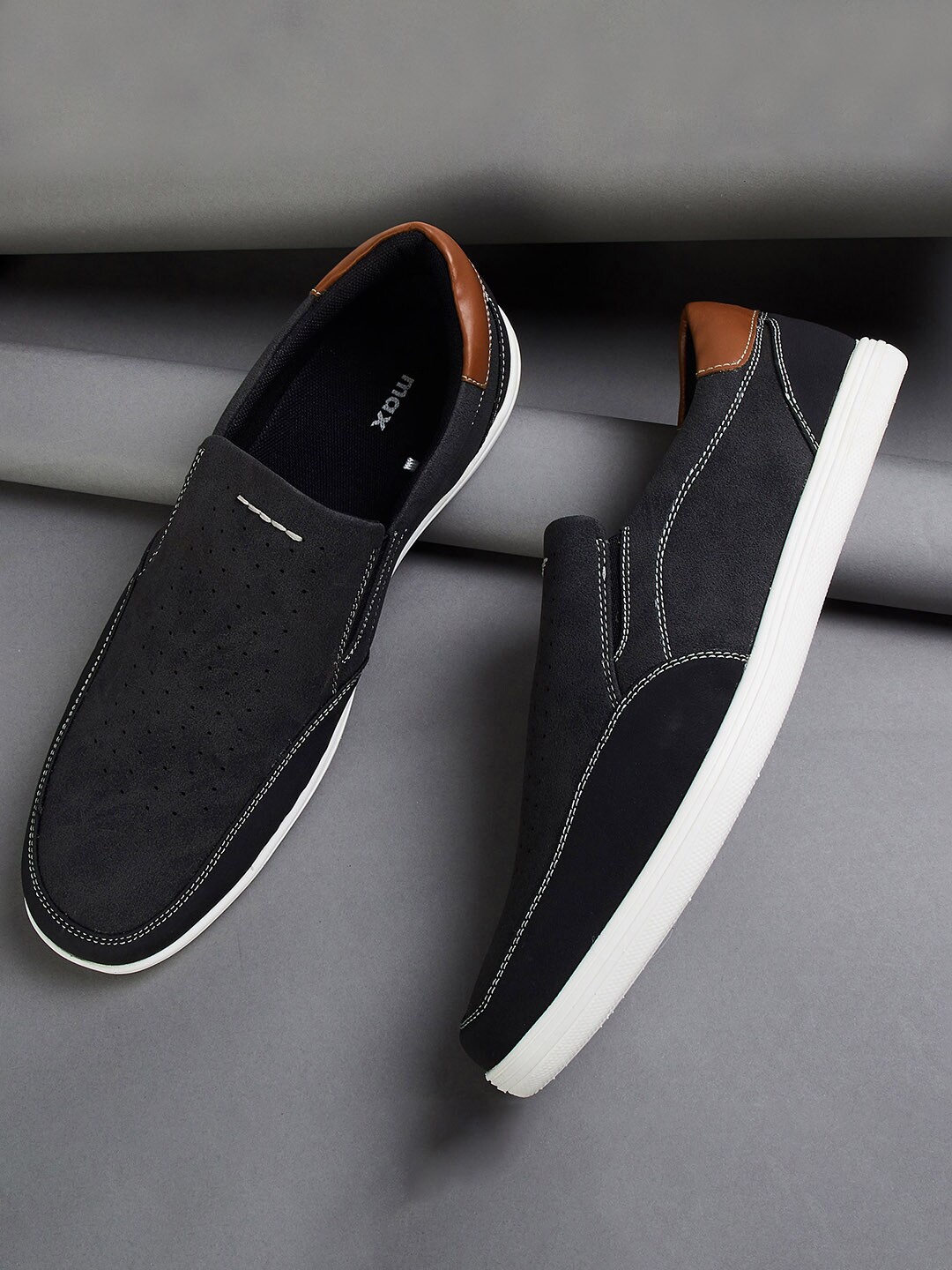 

max Men Comfort Insole Slip-On Sneakers, Black