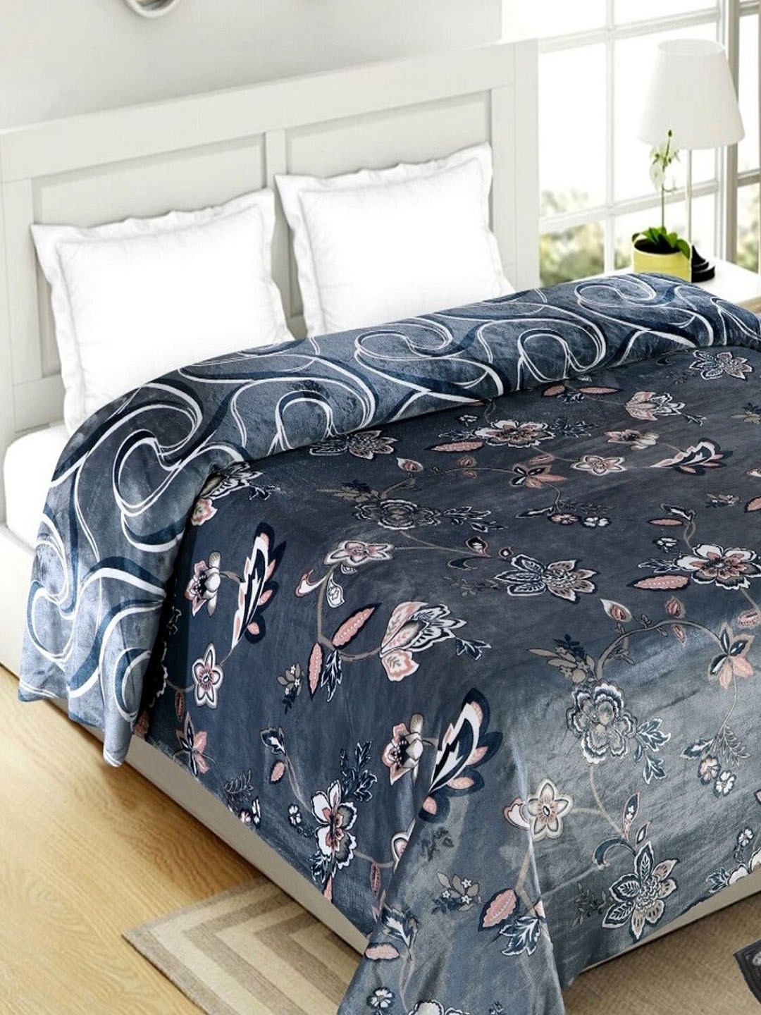 

Stylespace by Isha Grey & Pink Printed 200 TC King Bedsheet with 2 Pillow Covers