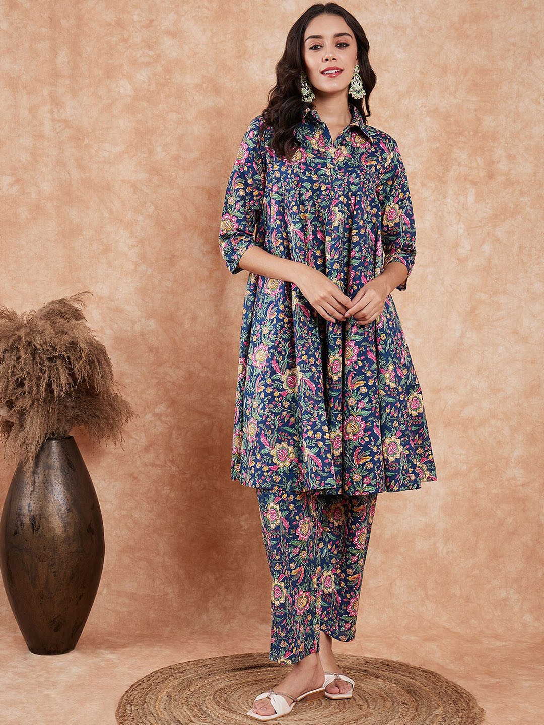 

InWeave Floral Printed Shirt Collar A-Line Kurta with Trousers, Blue