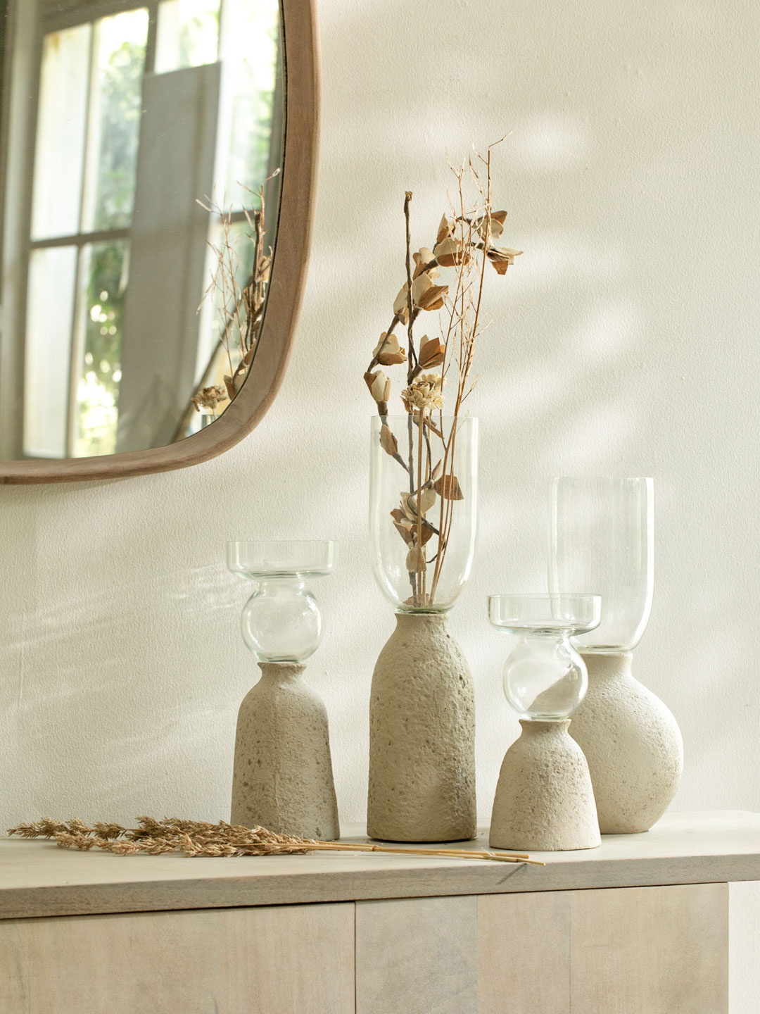 

ellementry Kifa White & Transparent Textured Vase