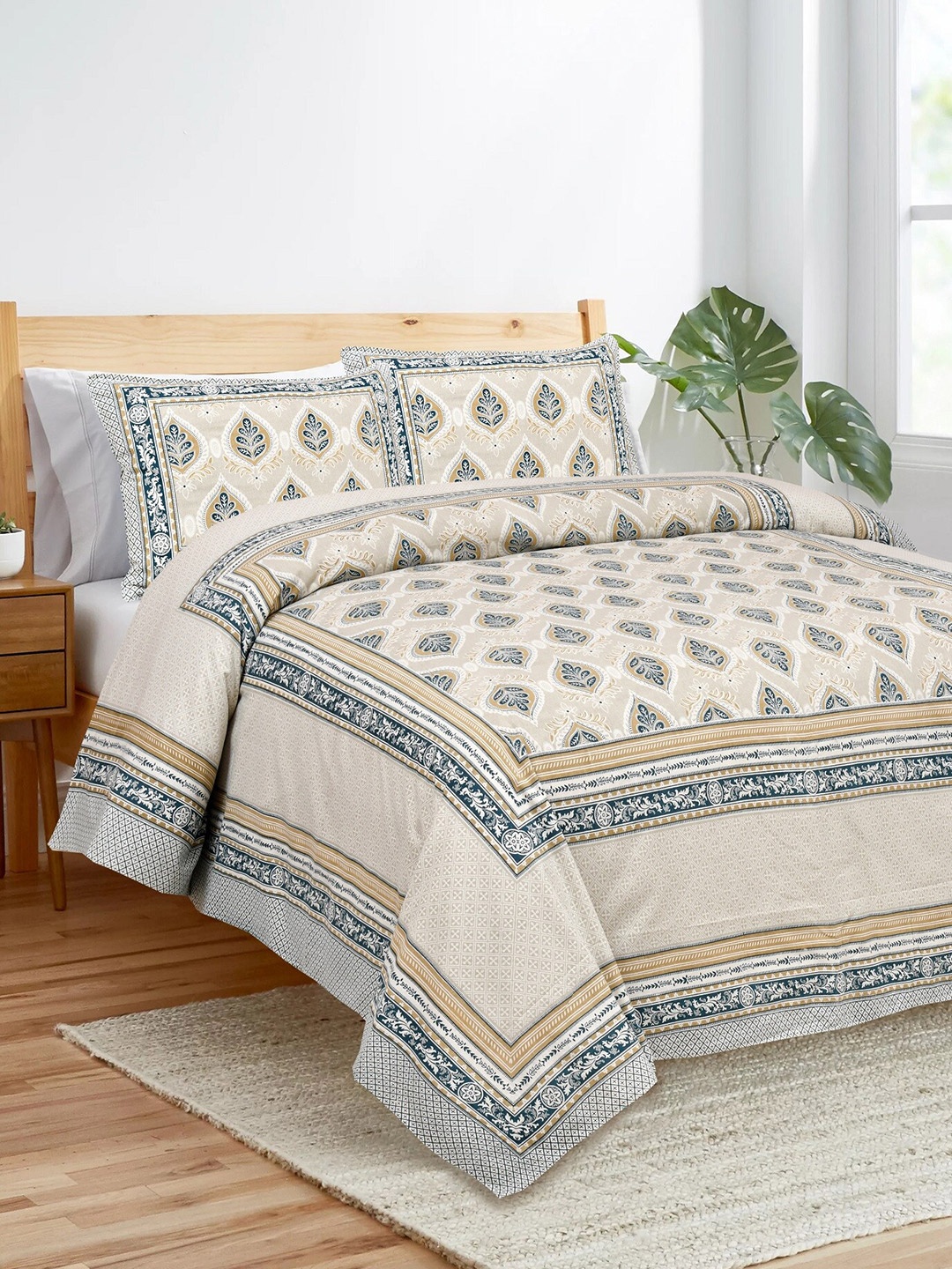Stylespace by Isha White & Blue Floral 250 TC King Bedsheet with 2 Pillow Covers