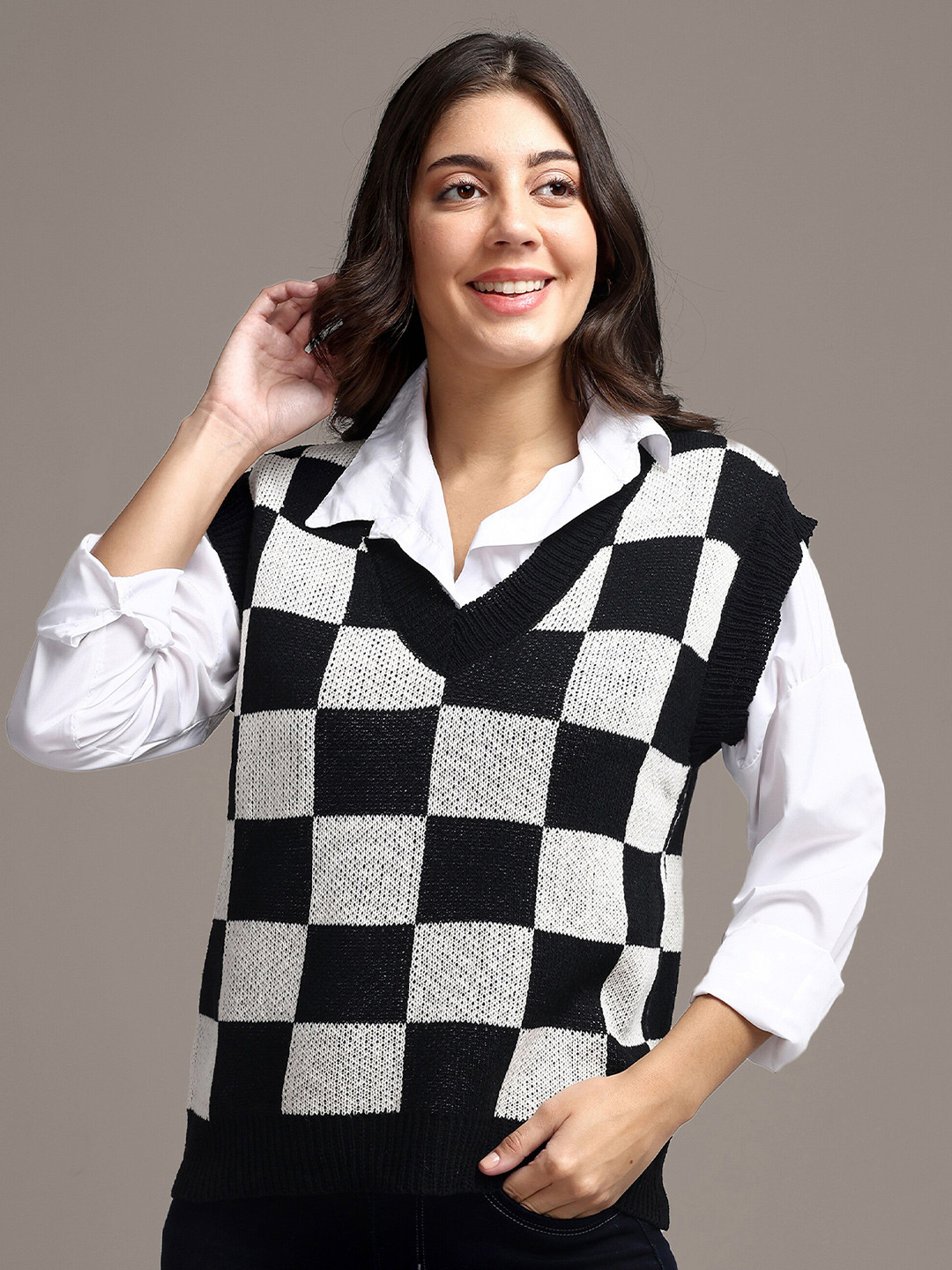 

iki chic Checked Woollen Sweater Vest Sweaters, Black