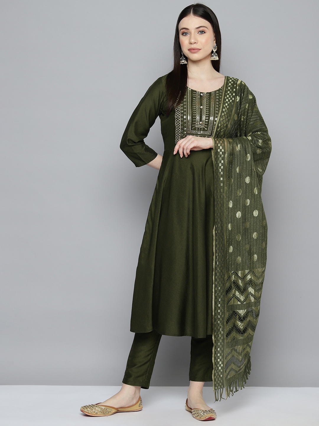 

Jompers Women Ethnic Motifs Embroidered Sequinned Kurta with Trousers & With Dupatta, Olive