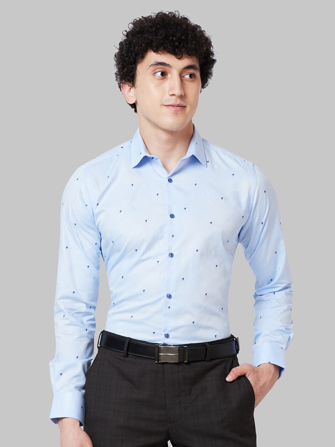 

Park Avenue Conversational Printed Slim Fit Cotton Formal Shirt, Blue