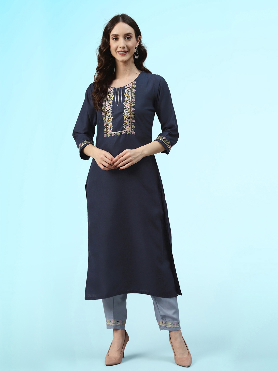 

Sangria Thread Work Detail Straight Kurta With Trouser, Navy blue
