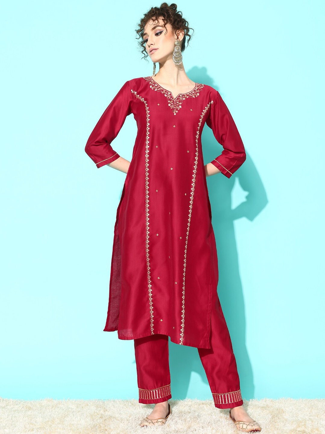 

Sangria Embroidered Sequinned Straight Kurta & Trousers, Maroon
