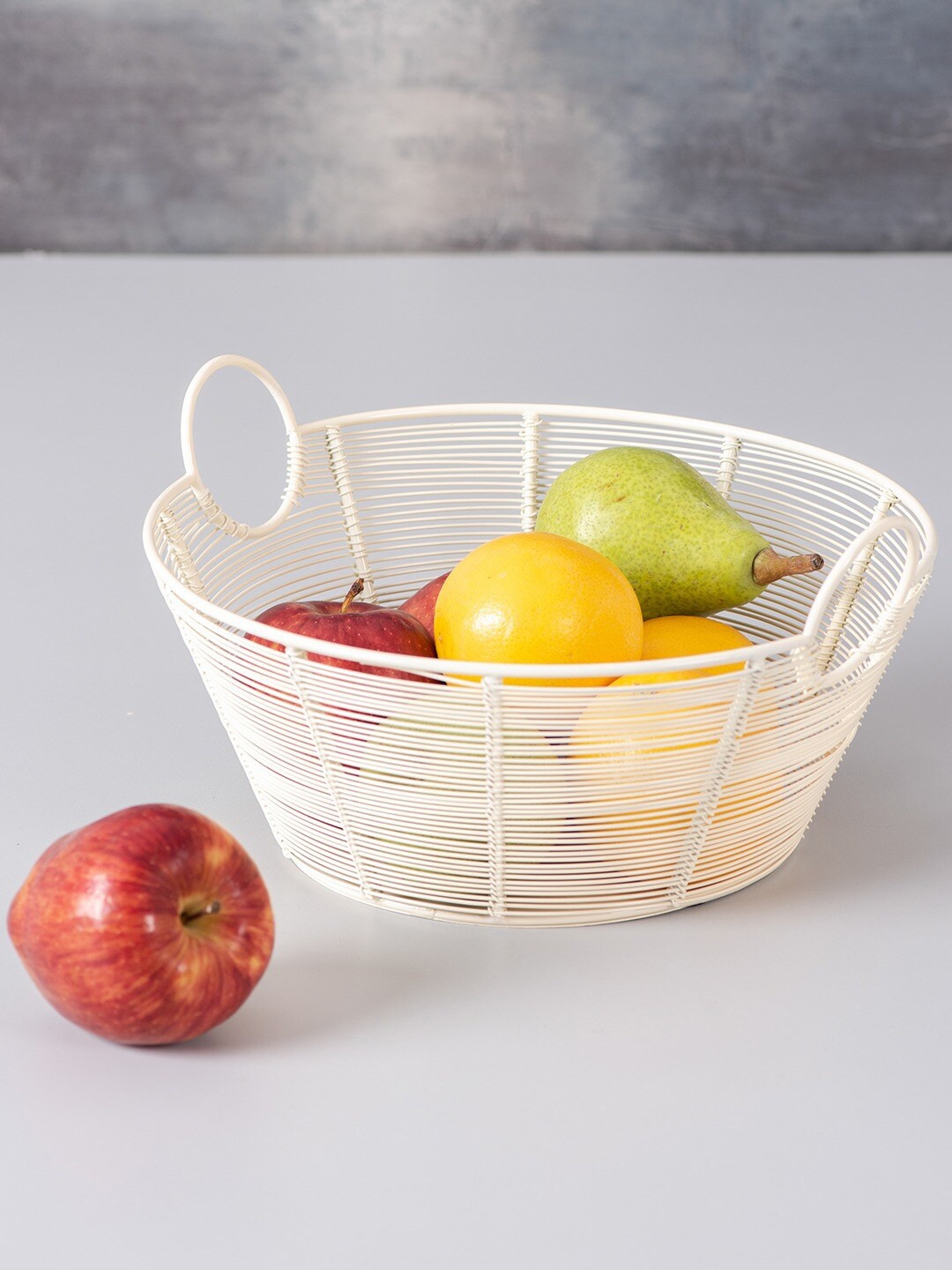 

nestroots White Iron Wire Fruit Basket