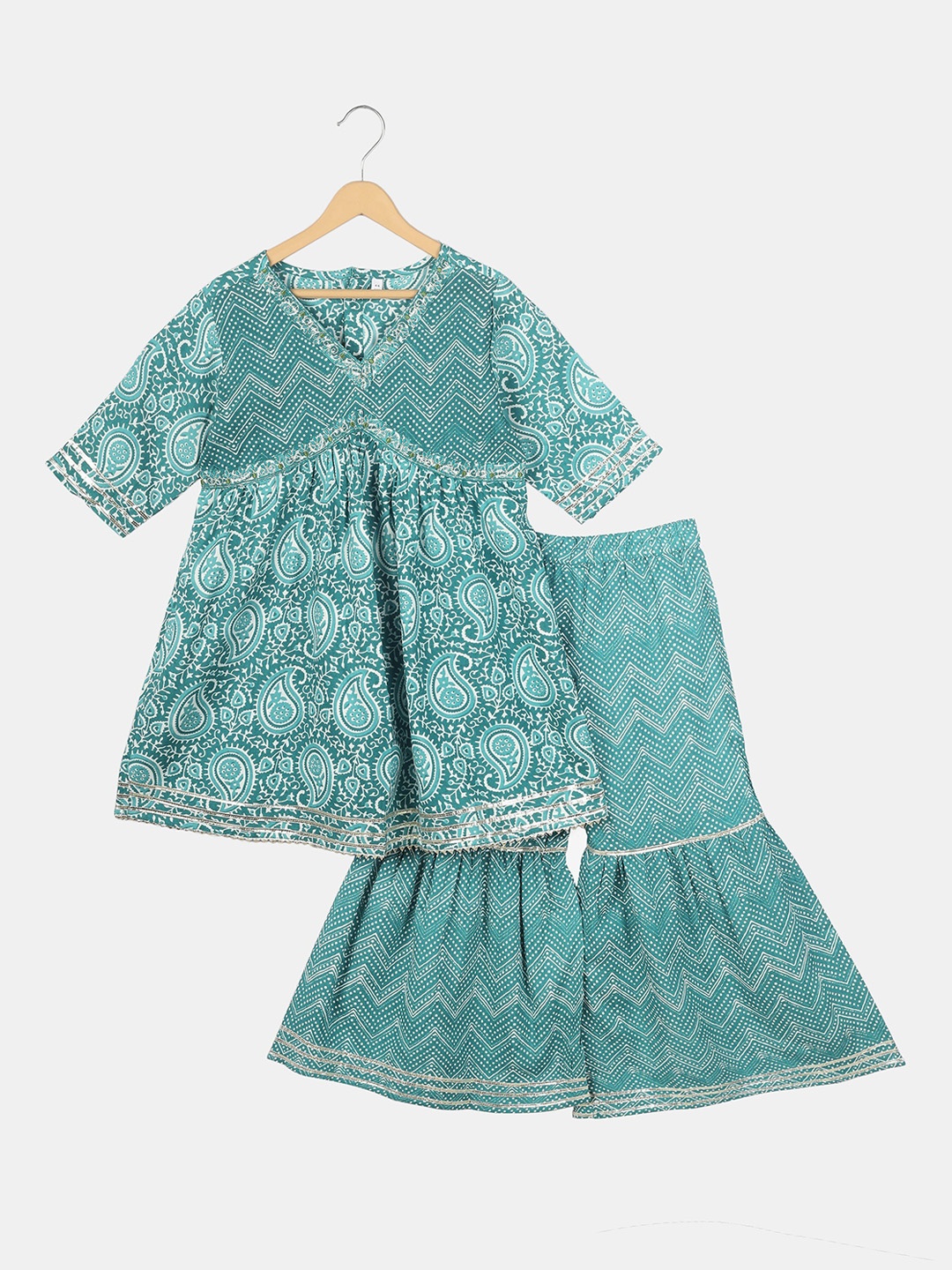 

CELEBRAVO Girls Paisley Printed Kurta With Sharara, Green