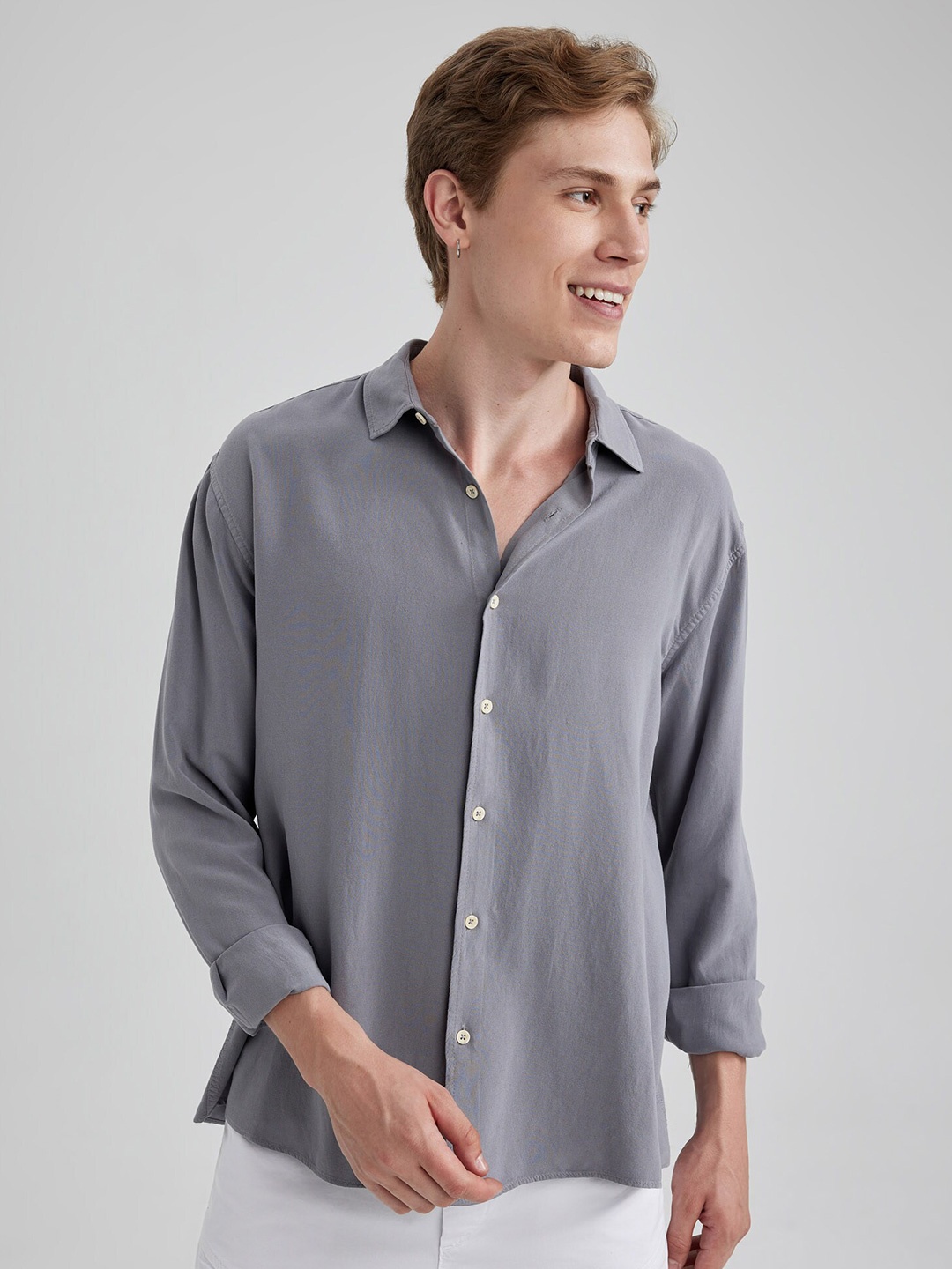 

DeFacto Spread Collar Opaque Casual Shirt, Grey