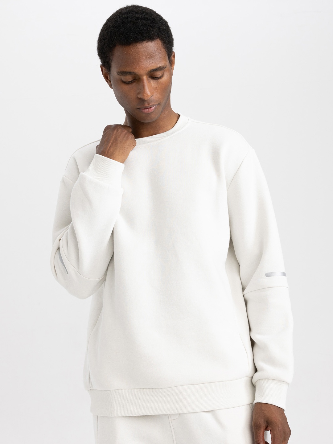 

DeFacto Round Neck Pullover Sweatshirt, White