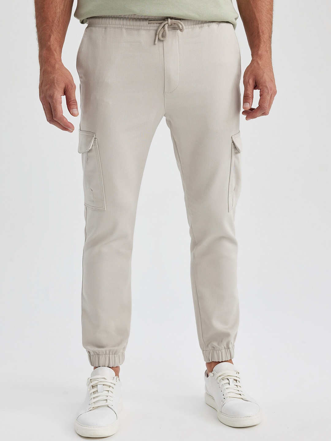 

DeFacto Men Mid Rise Cargos, Off white