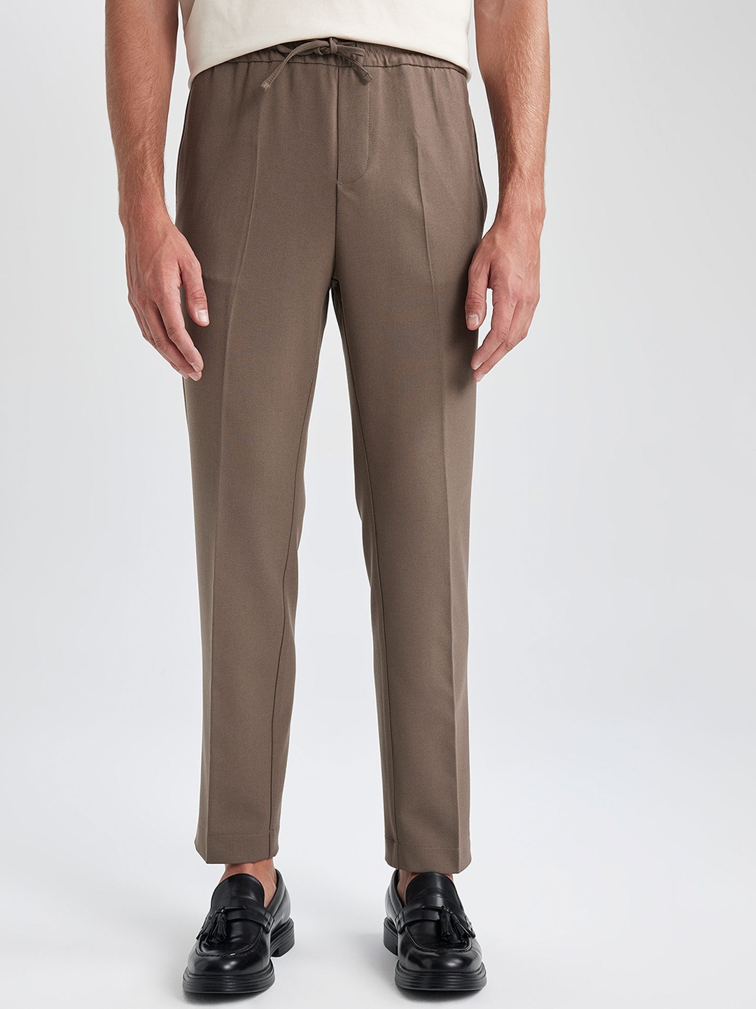 

DeFacto Men Mid Rise Trousers, Khaki