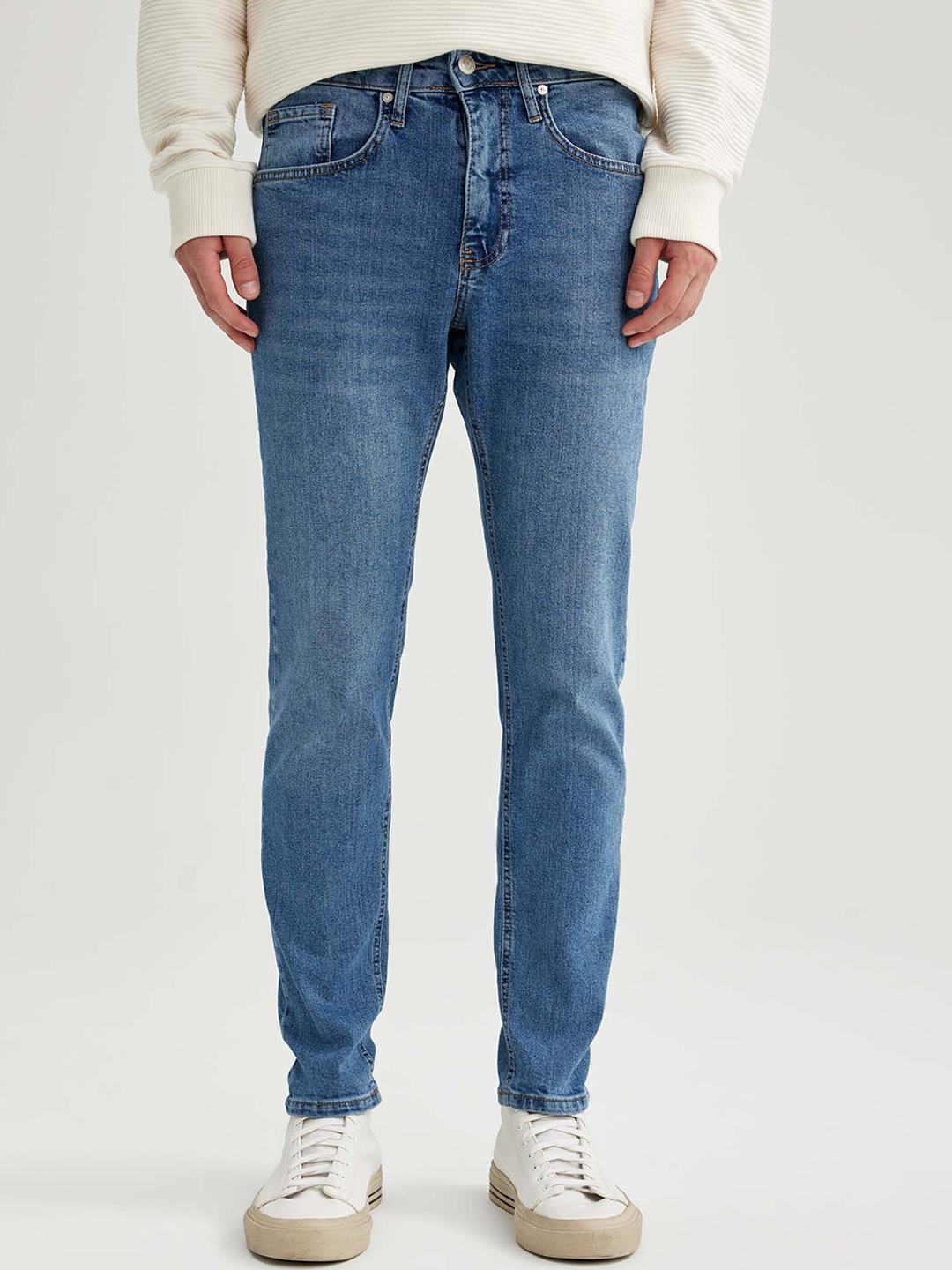 

DeFacto Men Mid-Rise Clean Look Light Fade Stretchable Jeans, Blue
