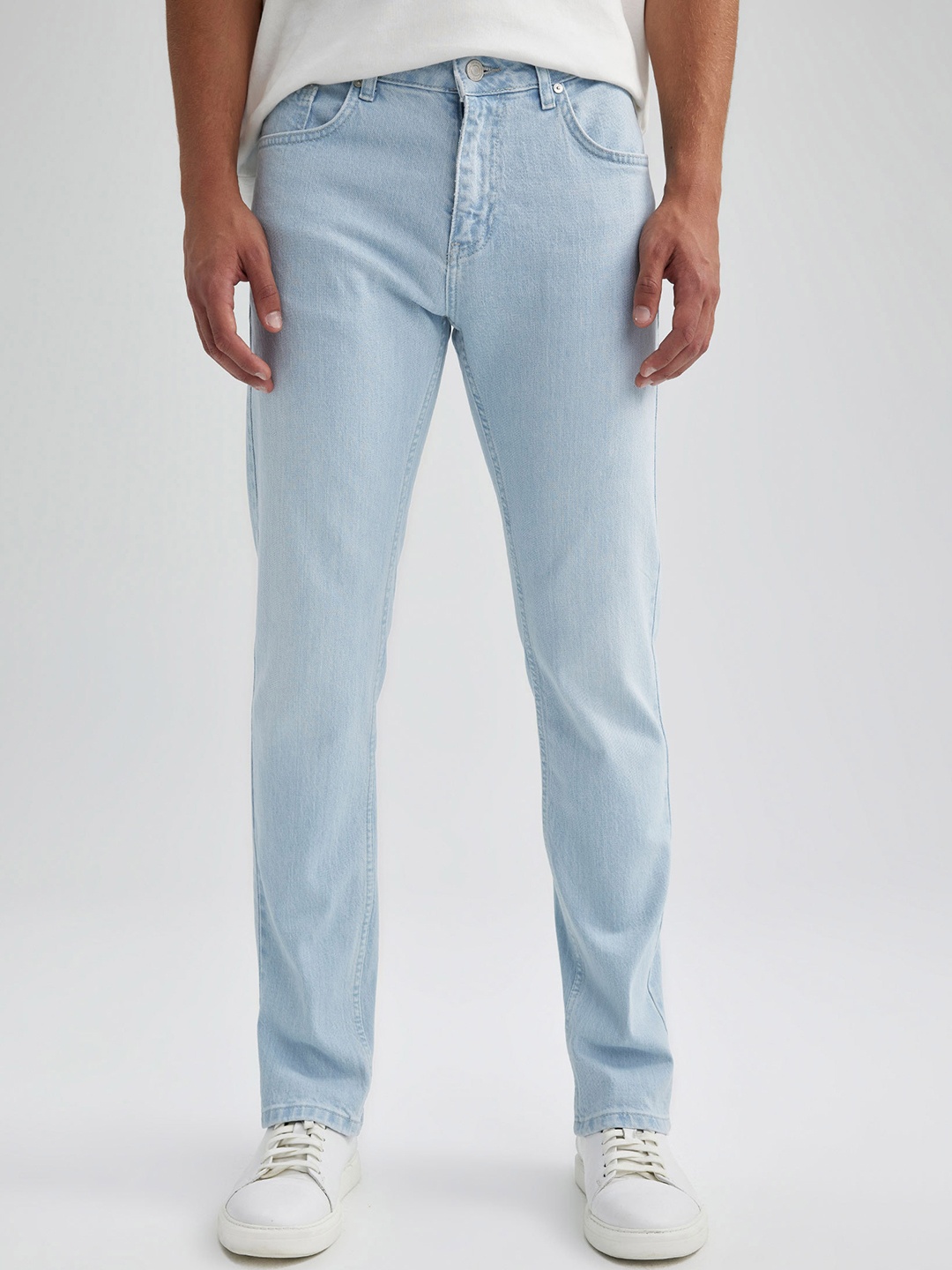 

DeFacto Men Mid-Rise Clean Look Light Fade Stretchable Jeans, Blue