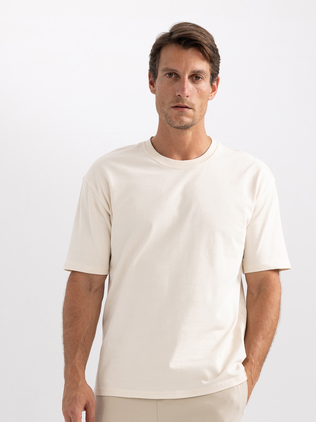 

DeFacto Round Neck T-shirt, Off white