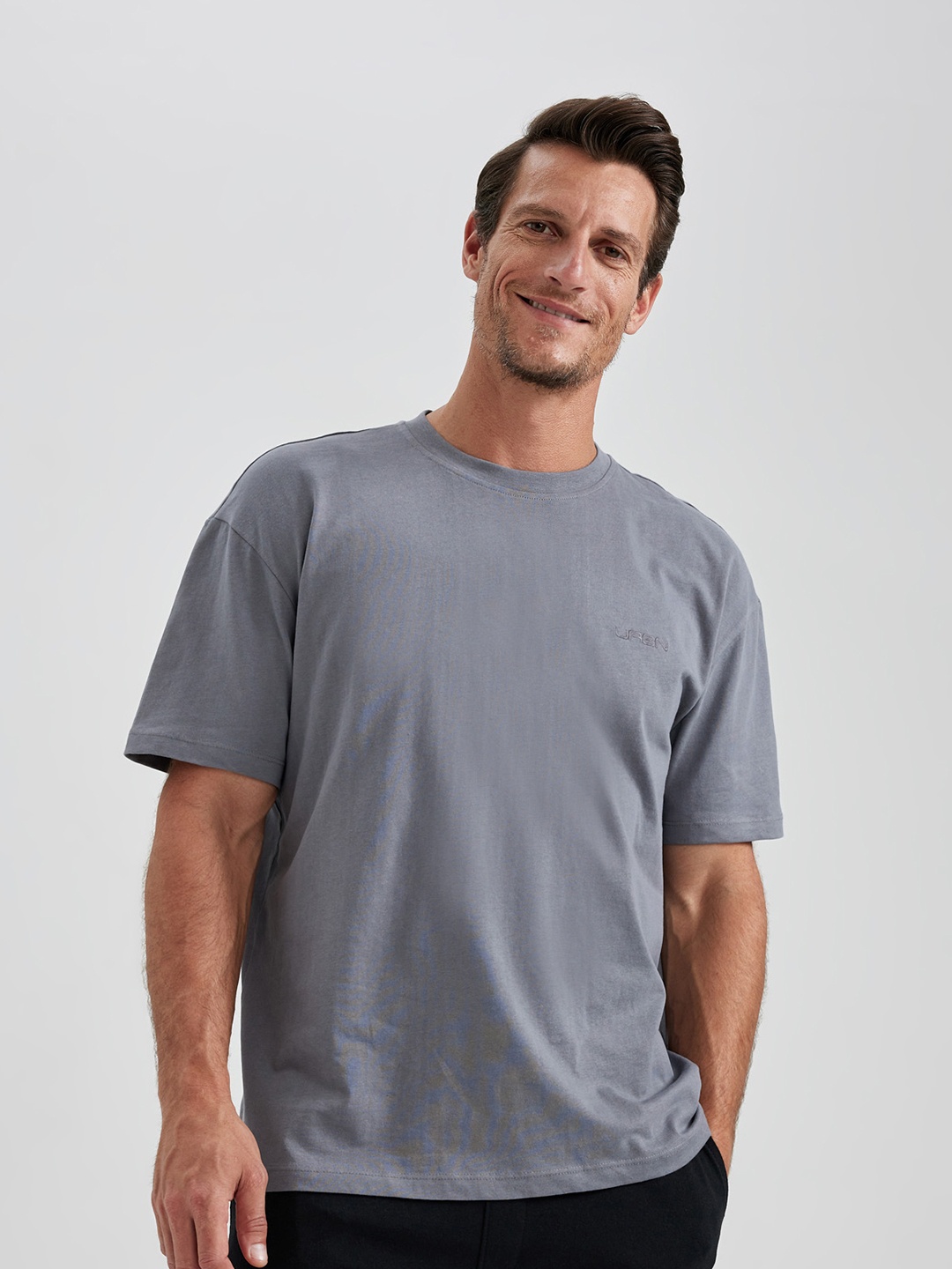 

DeFacto Round Neck T-shirt, Grey