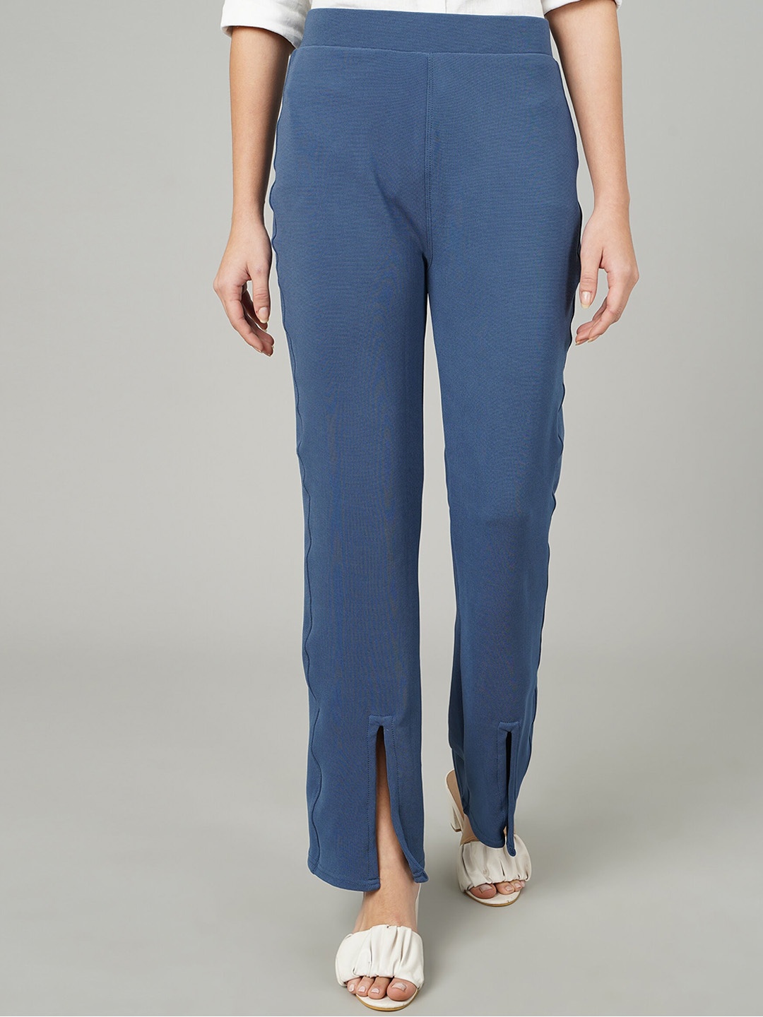 

FITHUB Women Relaxed Flared High-Rise Easy Wash Trousers, Blue