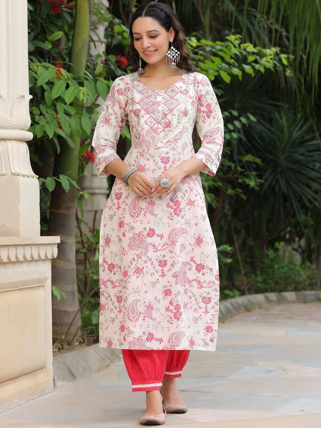 

Rain & Rainbow Floral Printed Pure Cotton Straight Kurta With Salwar, Cream