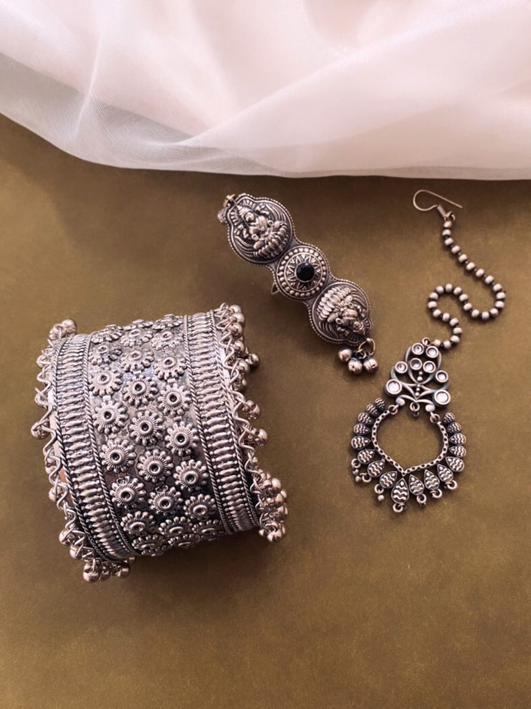 

ATIBELLE Silver-Plated Beaded Oxidised Jewellery Set