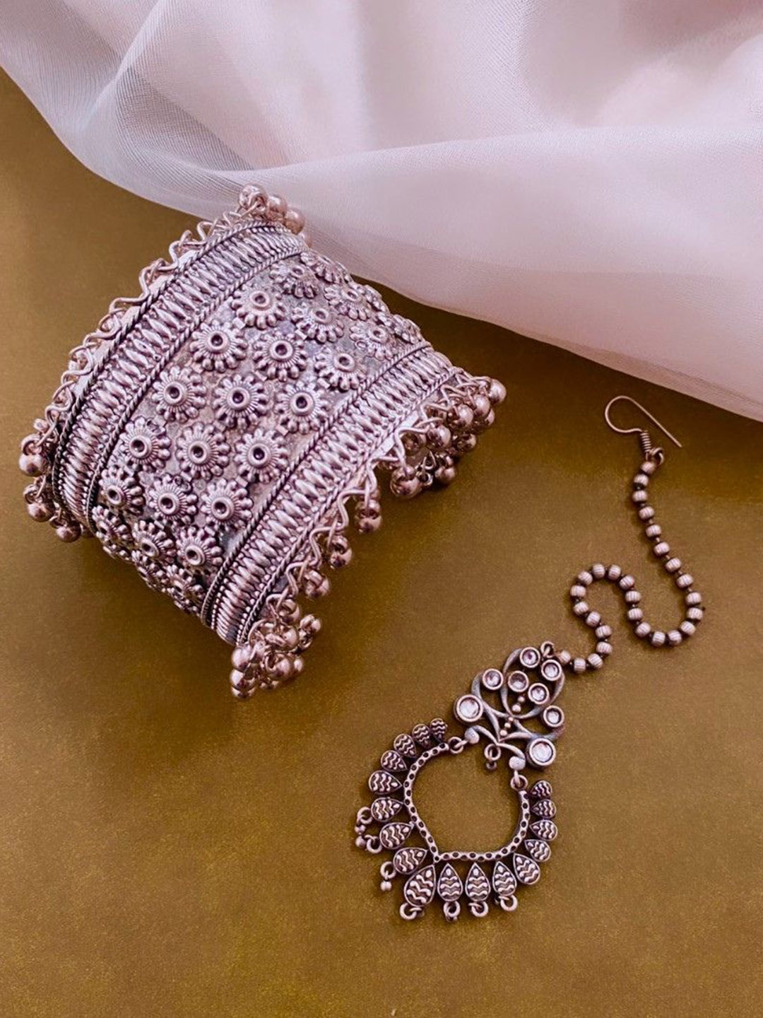 

ATIBELLE Silver Plated Beaded Floral Textured Bangle With Maangtikka Jewellery Set
