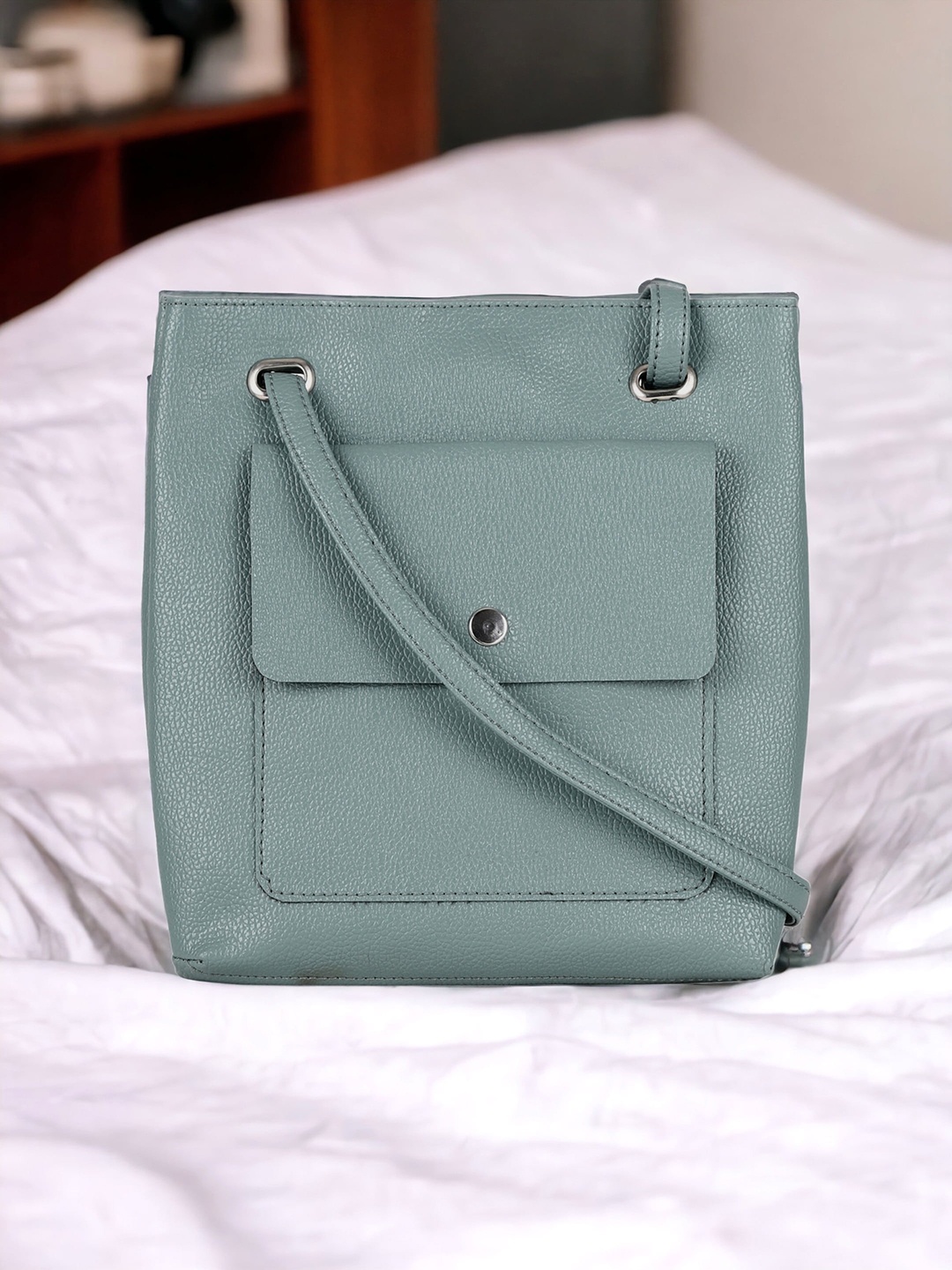 

Toteteca Structured PU Sling Bag, Green