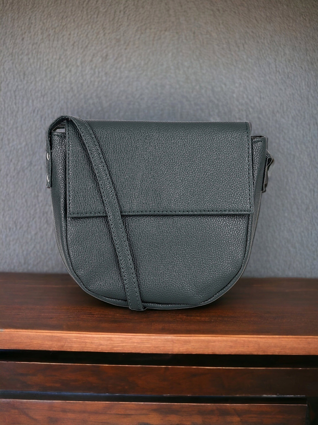 

Toteteca PU Structured Sling Bag, Green