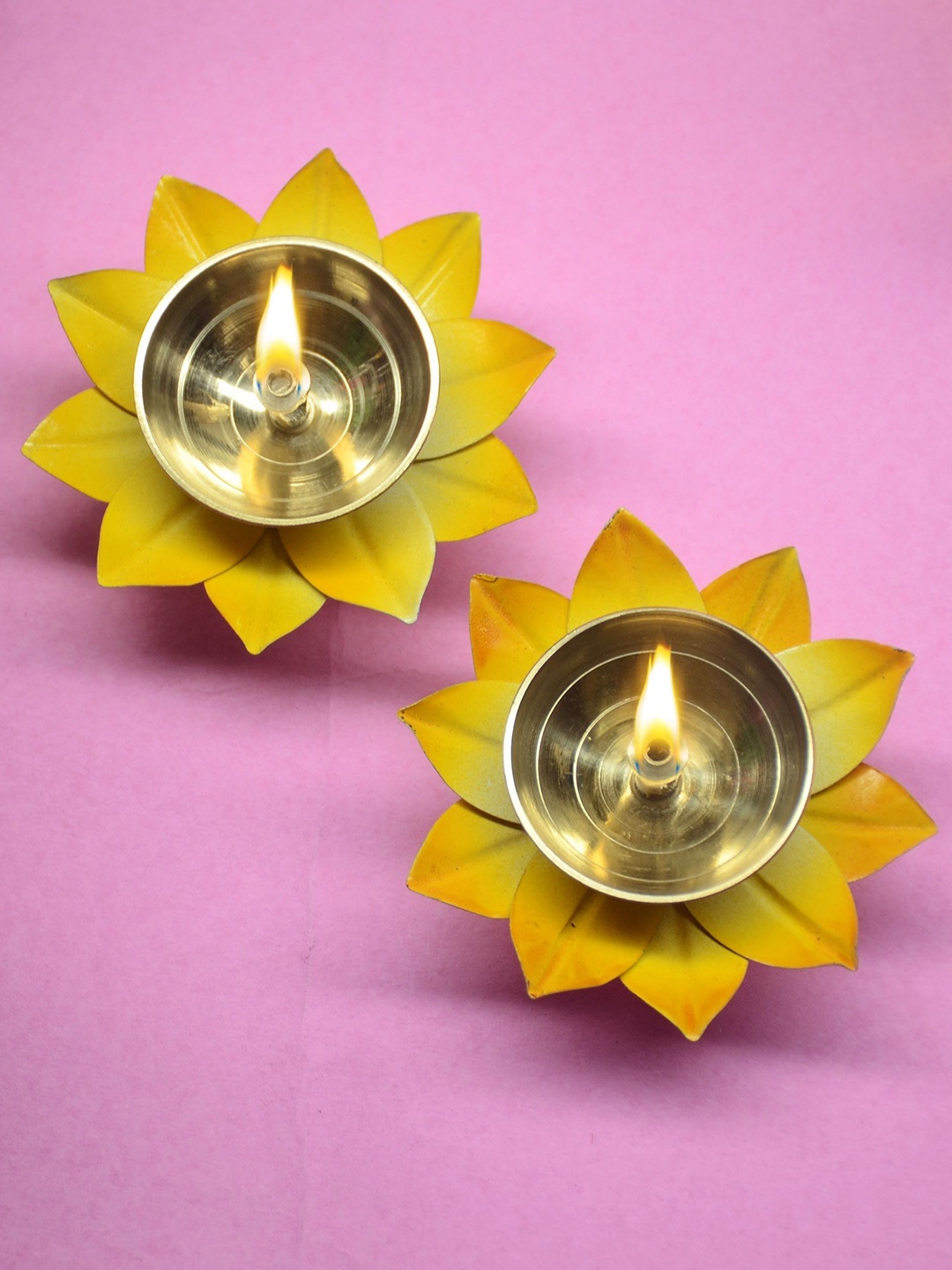 

Fashion Bizz 2-Pcs Yellow & Gold-Toned Textured Pooja Kamal Diyas