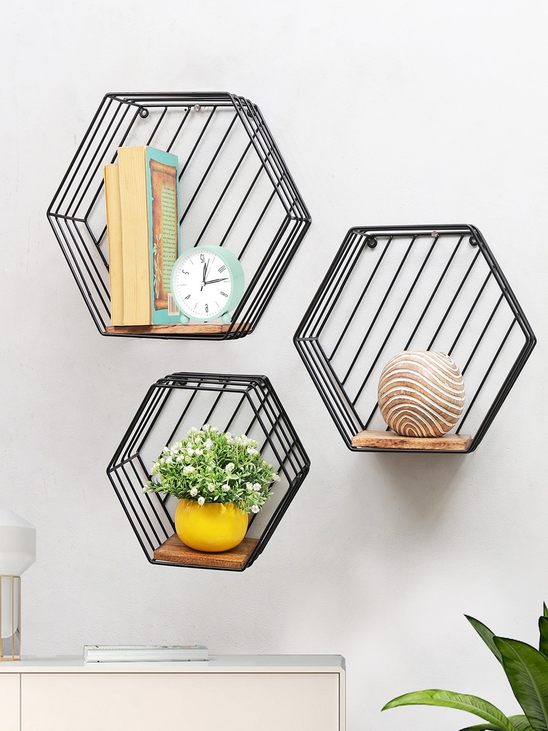 

Homesake Black 3 Pieces Metal Wall Shelf