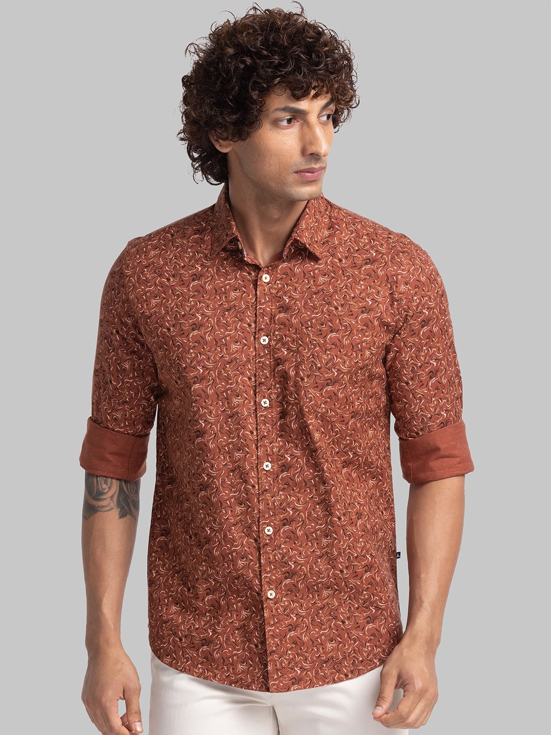 

Parx Spread Collar Slim Fit Abstract Printed Casual Shirt, Brown